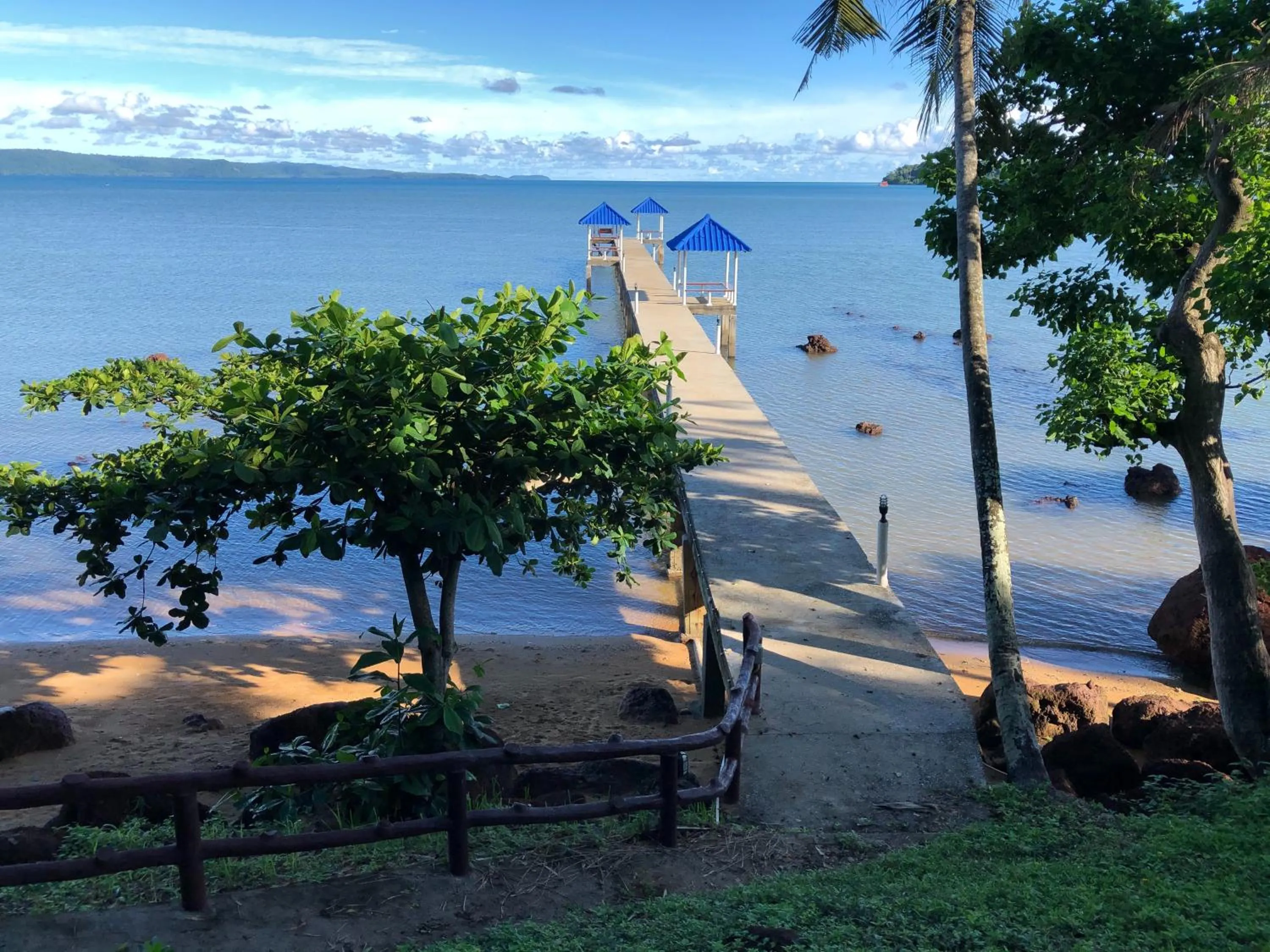 Beach in Koh Mak Buri Hut Natural Resort