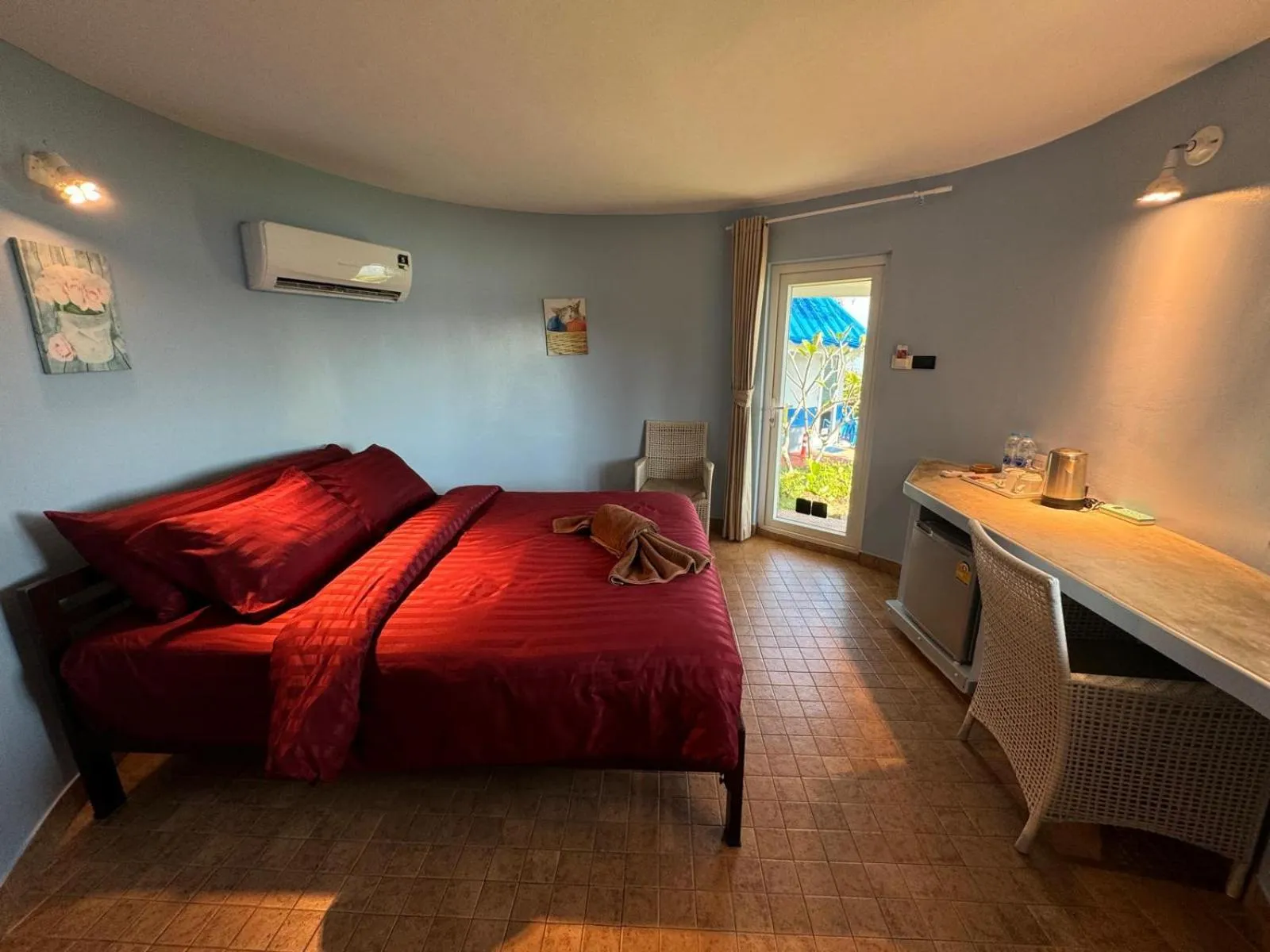 Bedroom, Bed in Koh Mak Buri Hut Natural Resort