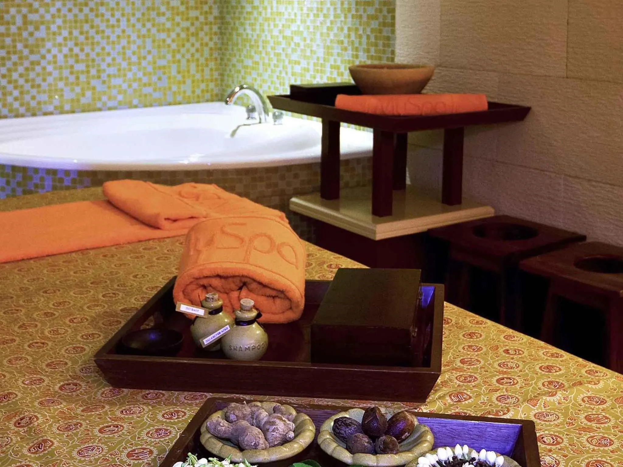 Spa and wellness centre/facilities, Bed in Novotel Solo