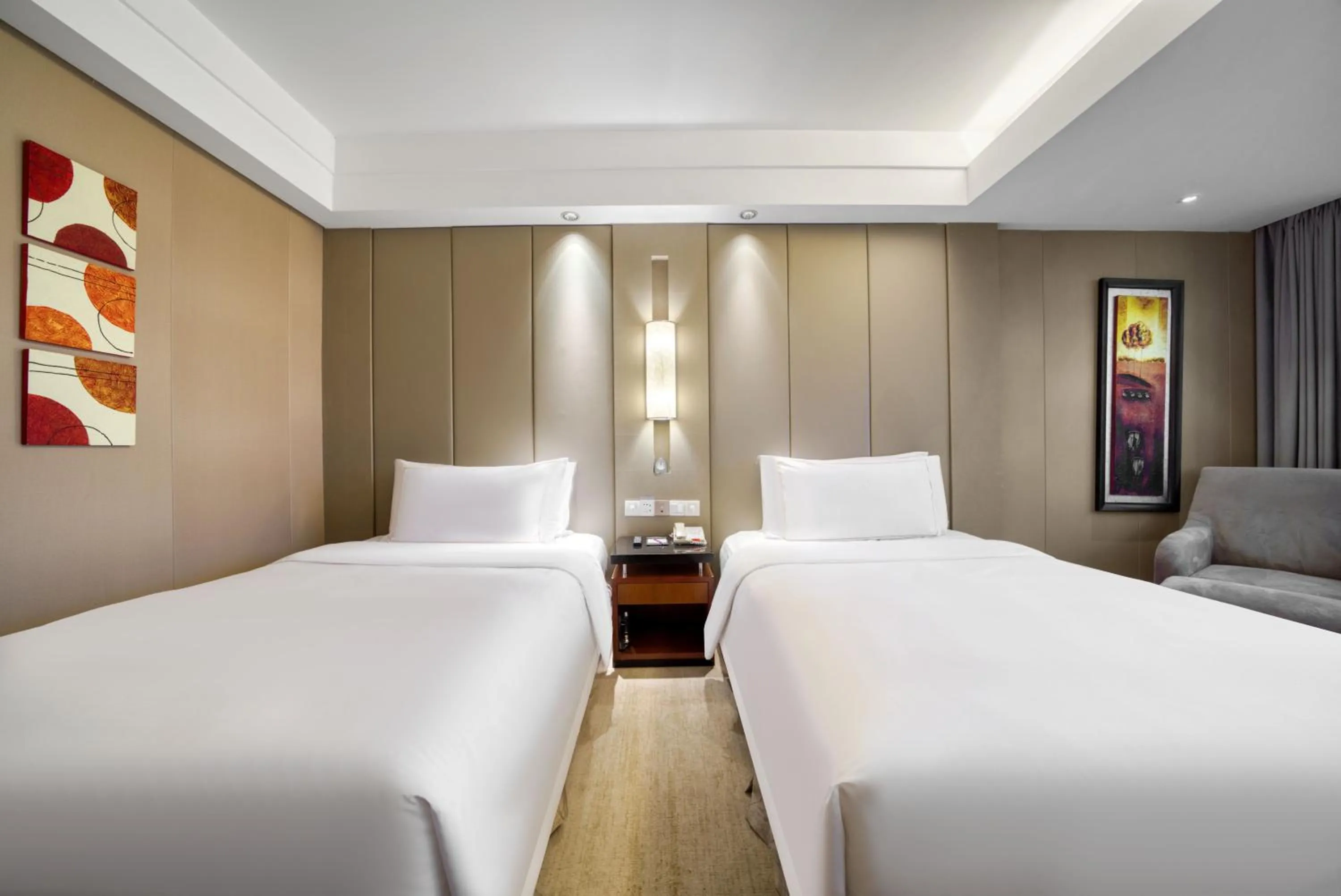 Bed in Hangzhou HaiWaiHai Hotel