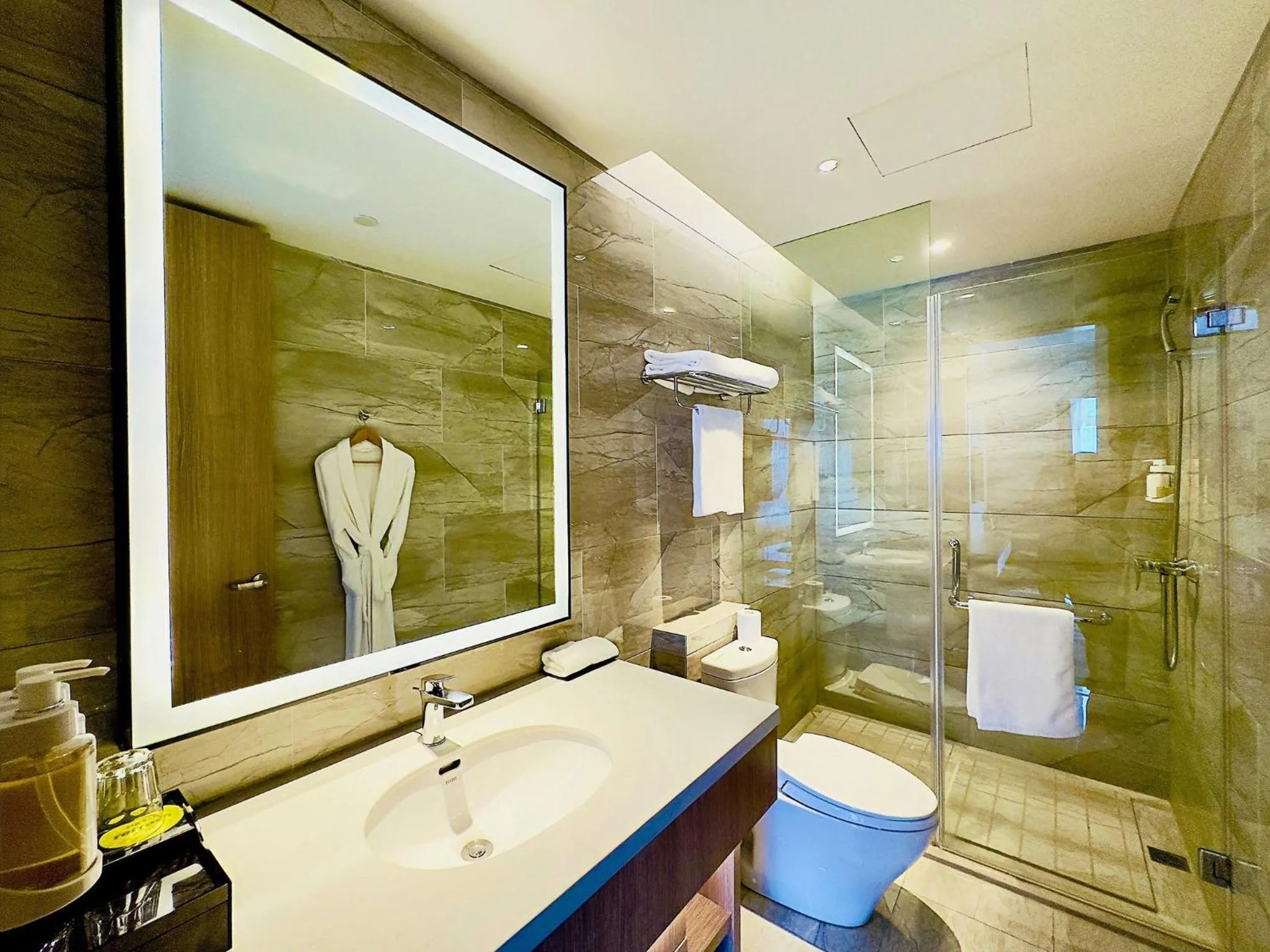 Bathroom in Holiday Inn Nantong Oasis International by IHG