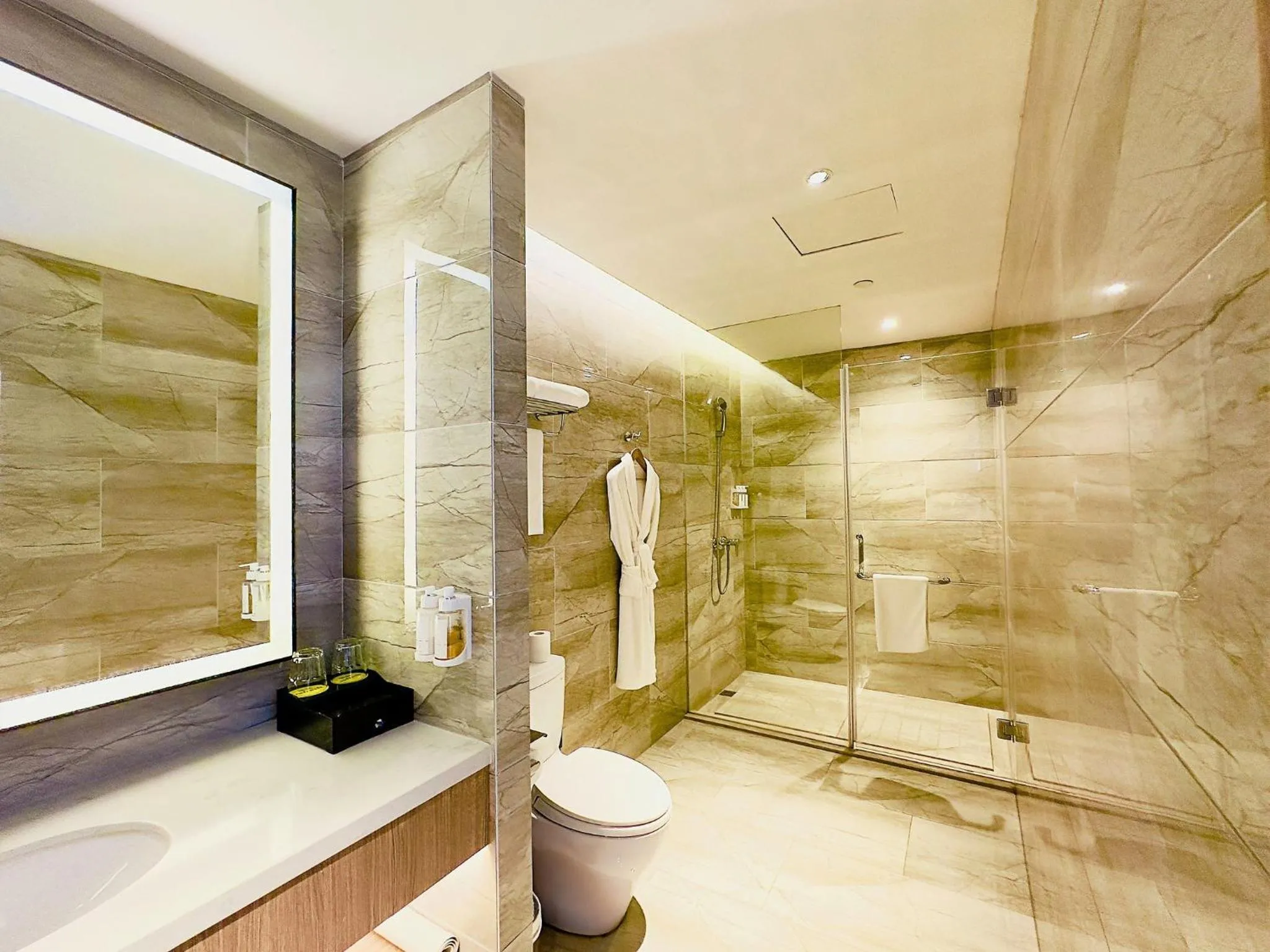 Bathroom in Holiday Inn Nantong Oasis International by IHG