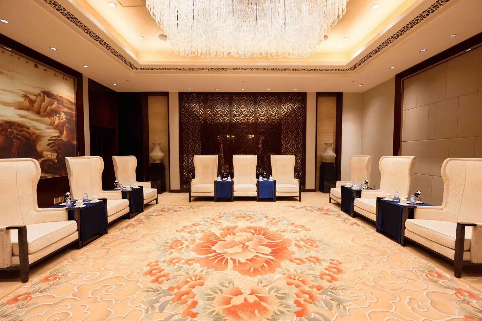 Meeting/conference room in Crowne Plaza Chengdu Panda Garden by IHG