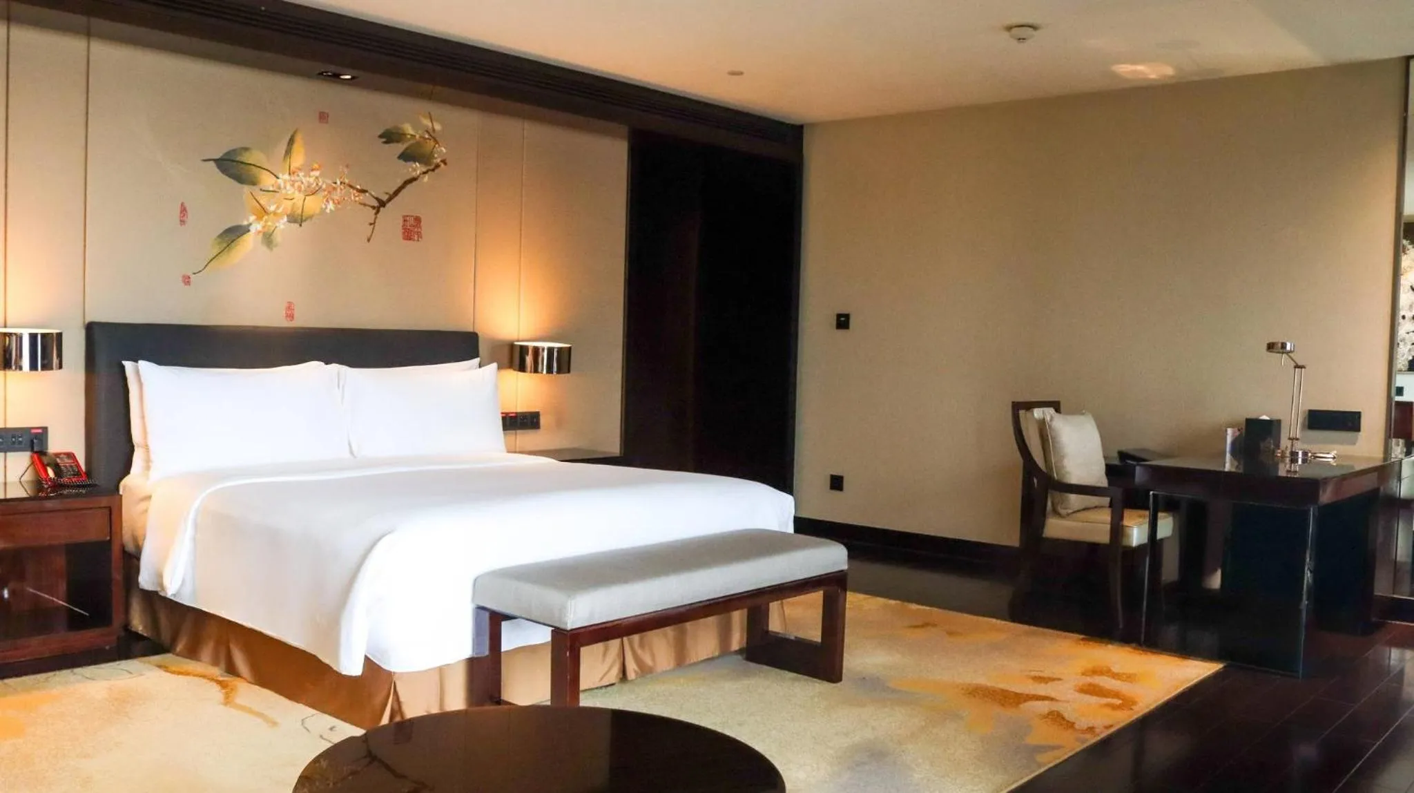 Photo of the whole room, Bed in Crowne Plaza Chengdu Panda Garden by IHG