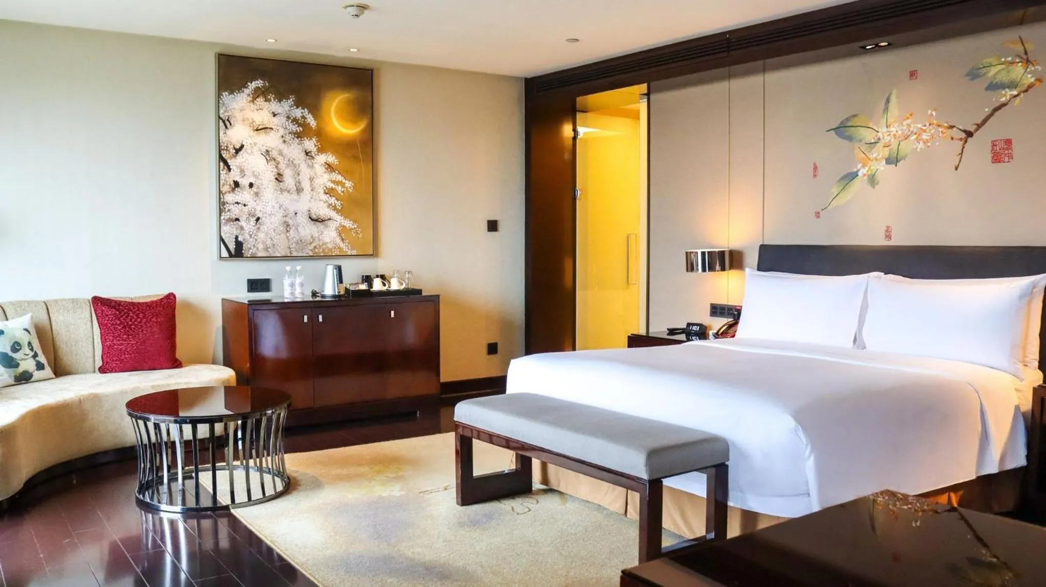 Photo of the whole room, Bed in Crowne Plaza Chengdu Panda Garden by IHG