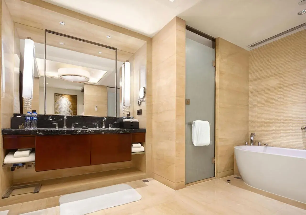 Premium Room in Crowne Plaza Chengdu Panda Garden by IHG Premium Room in Crowne Plaza Chengdu Panda Garden by IHG