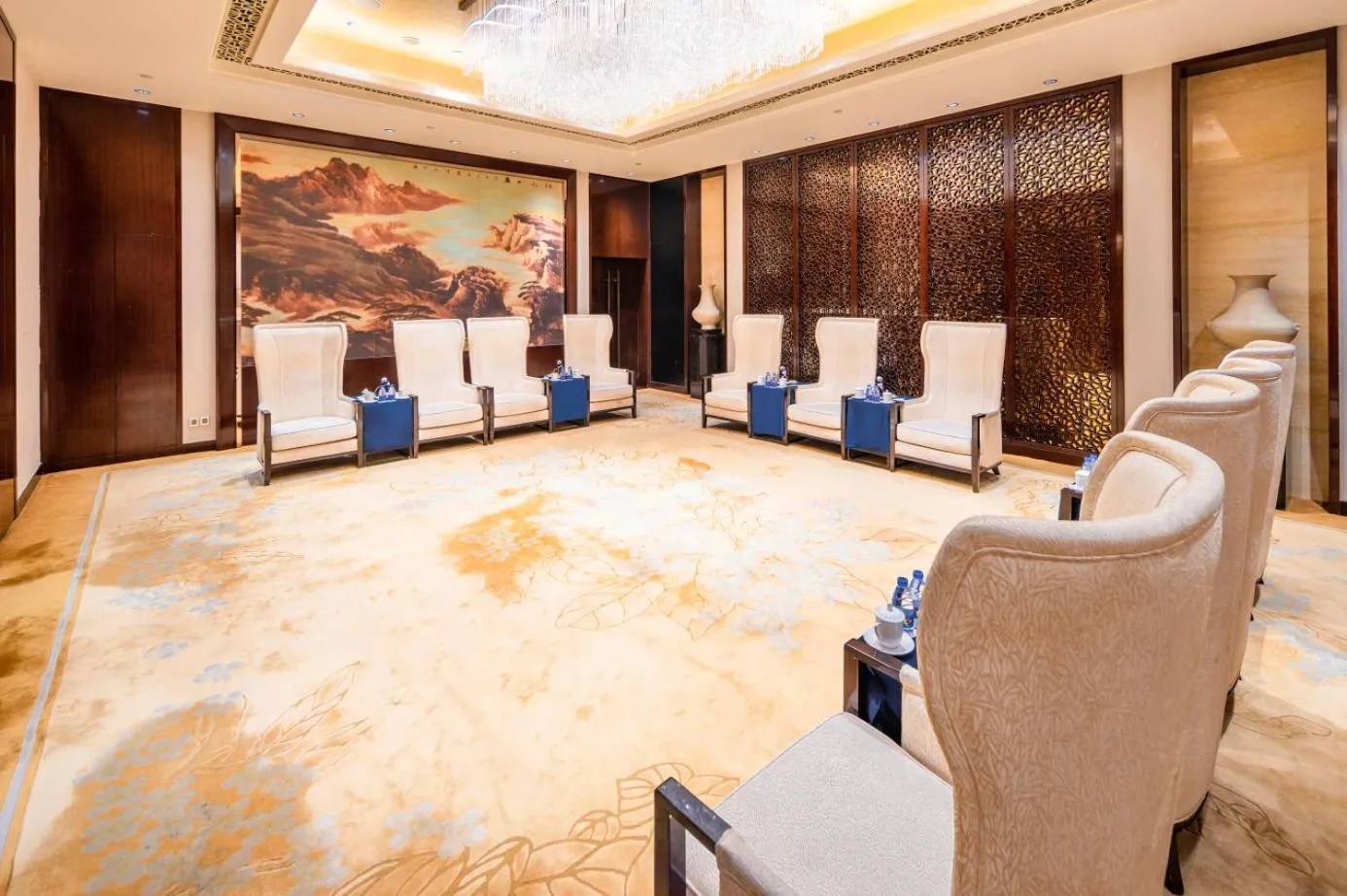 Meeting/conference room in Crowne Plaza Chengdu Panda Garden by IHG