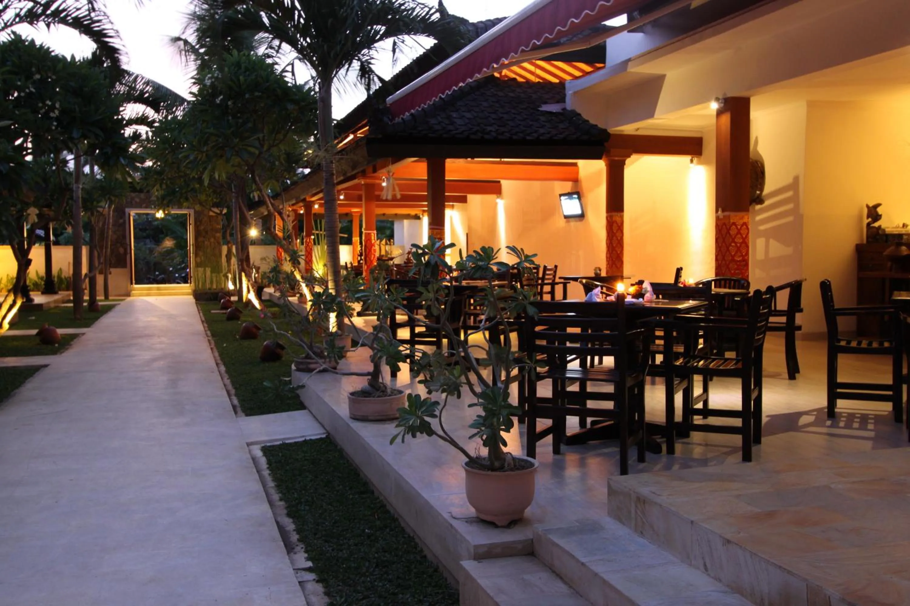 Restaurant/places to eat in Hotel Melamun