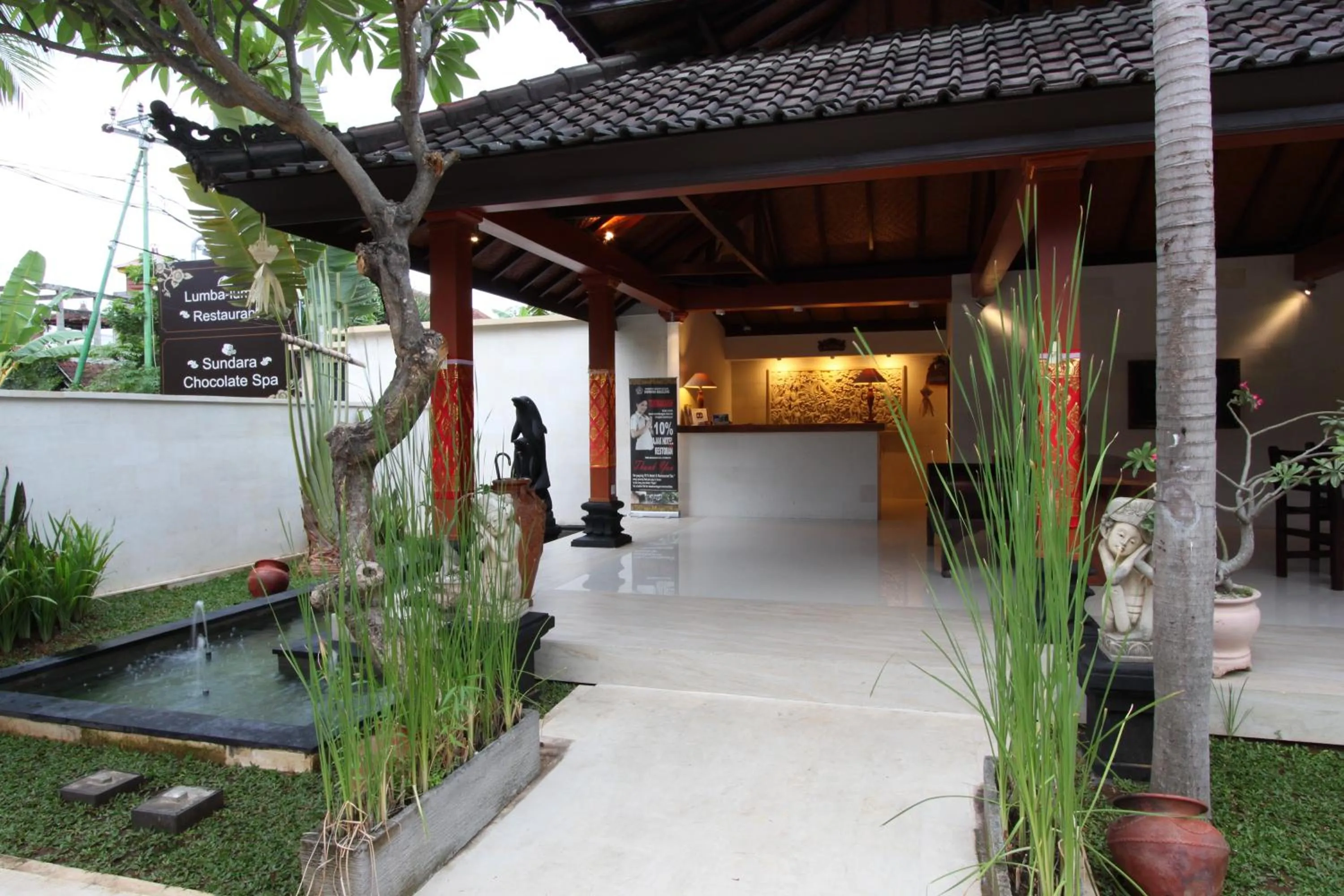 Facade/entrance in Hotel Melamun