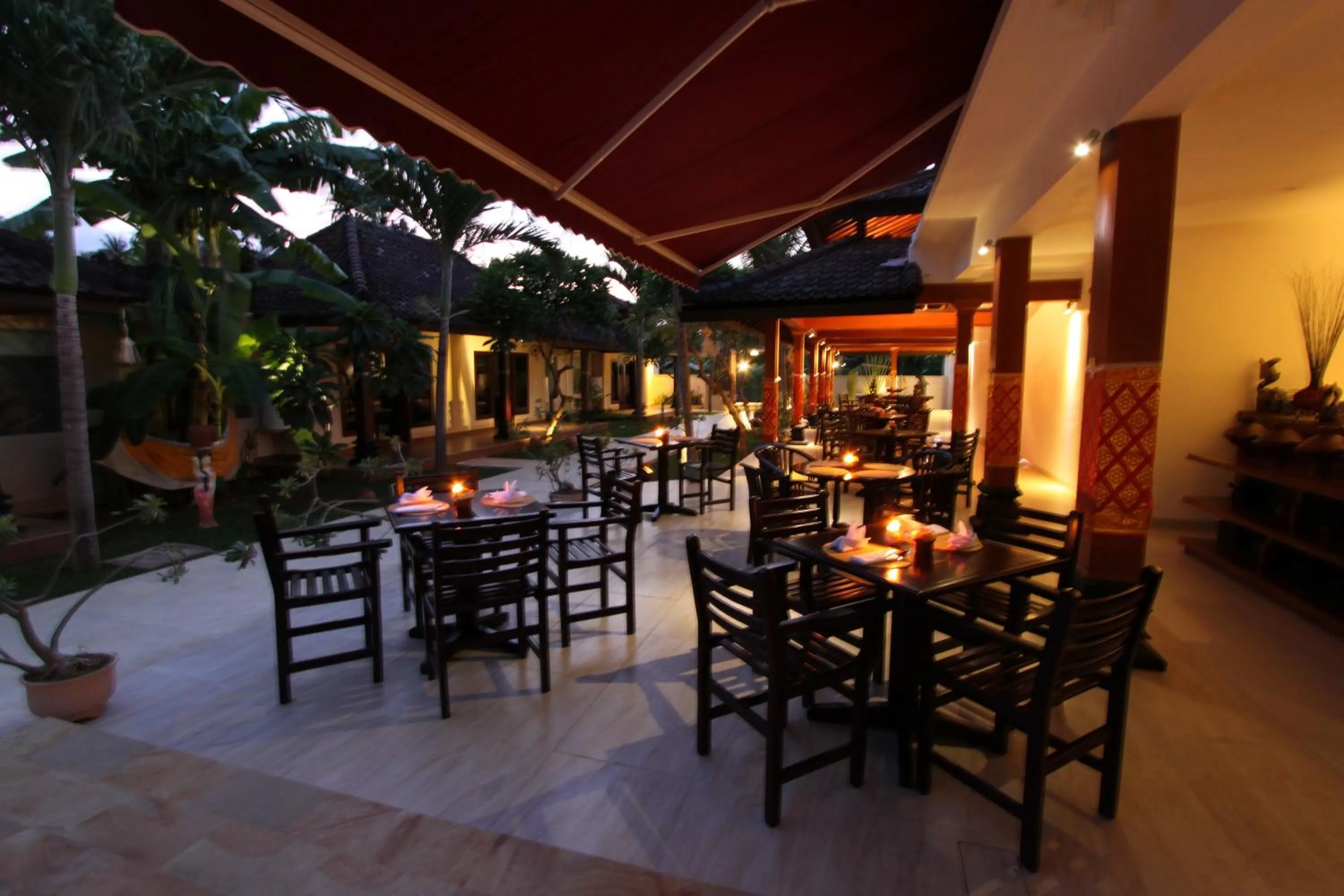 Restaurant/places to eat in Hotel Melamun