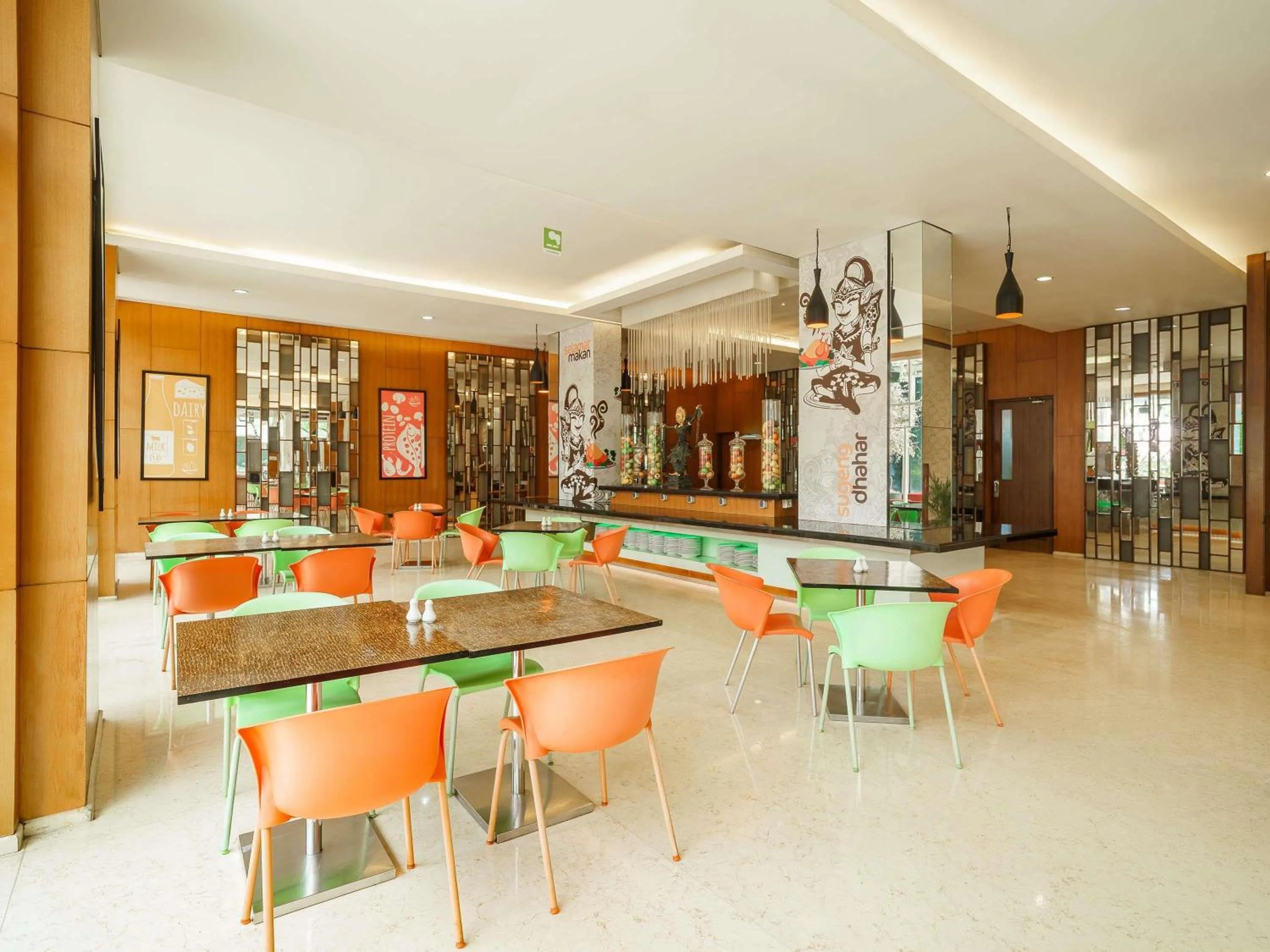 Restaurant/places to eat in Ibis Styles Solo