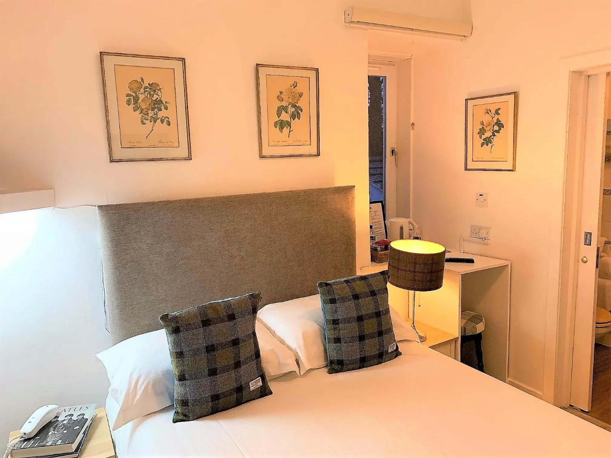 Double Room in Torrs Warren Country House Hotel Double Room in Torrs Warren Country House Hotel