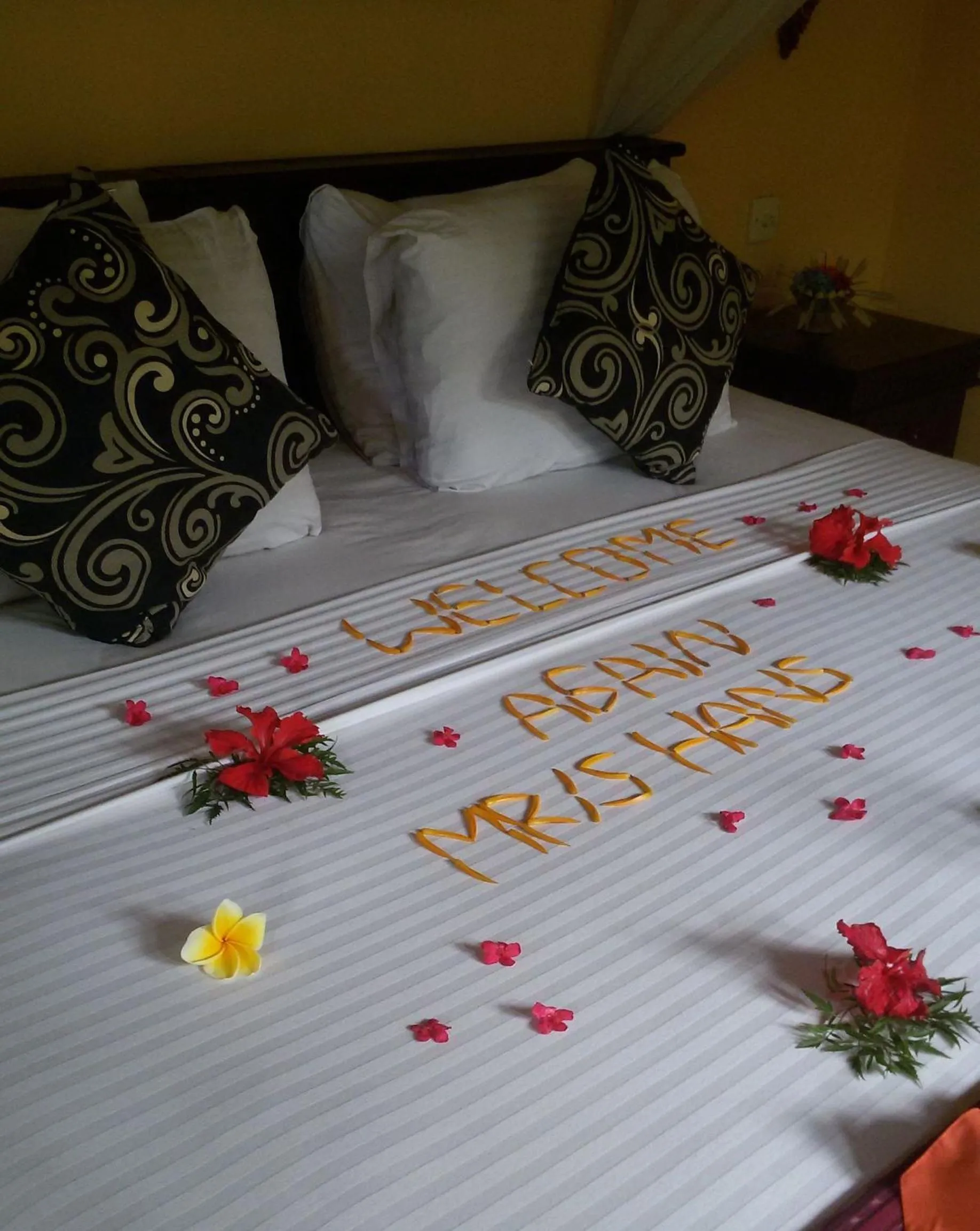 Decorative detail, Bed in Tirta Sari Bungalow