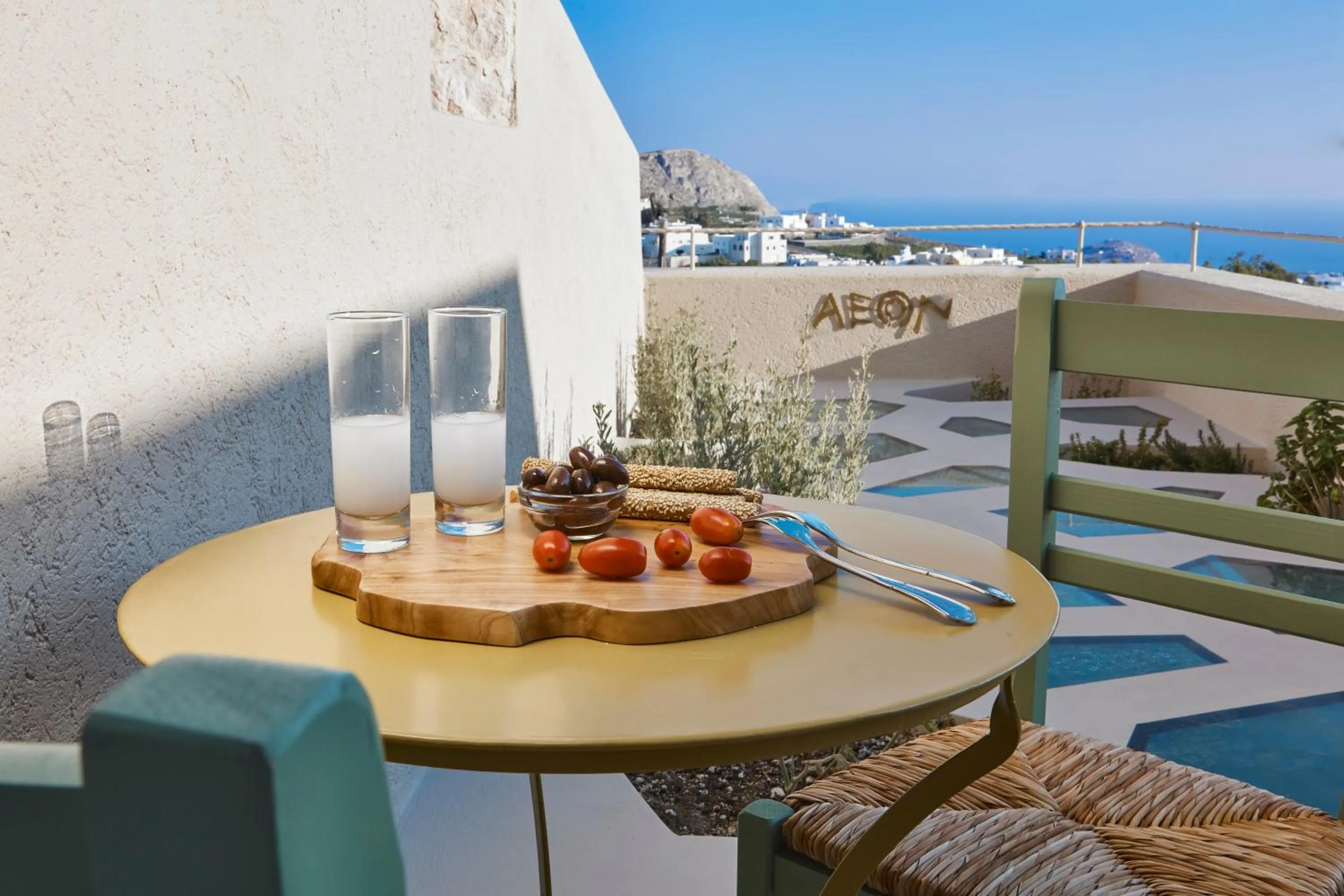 Restaurant/places to eat in Aeon Suites - Adults Only