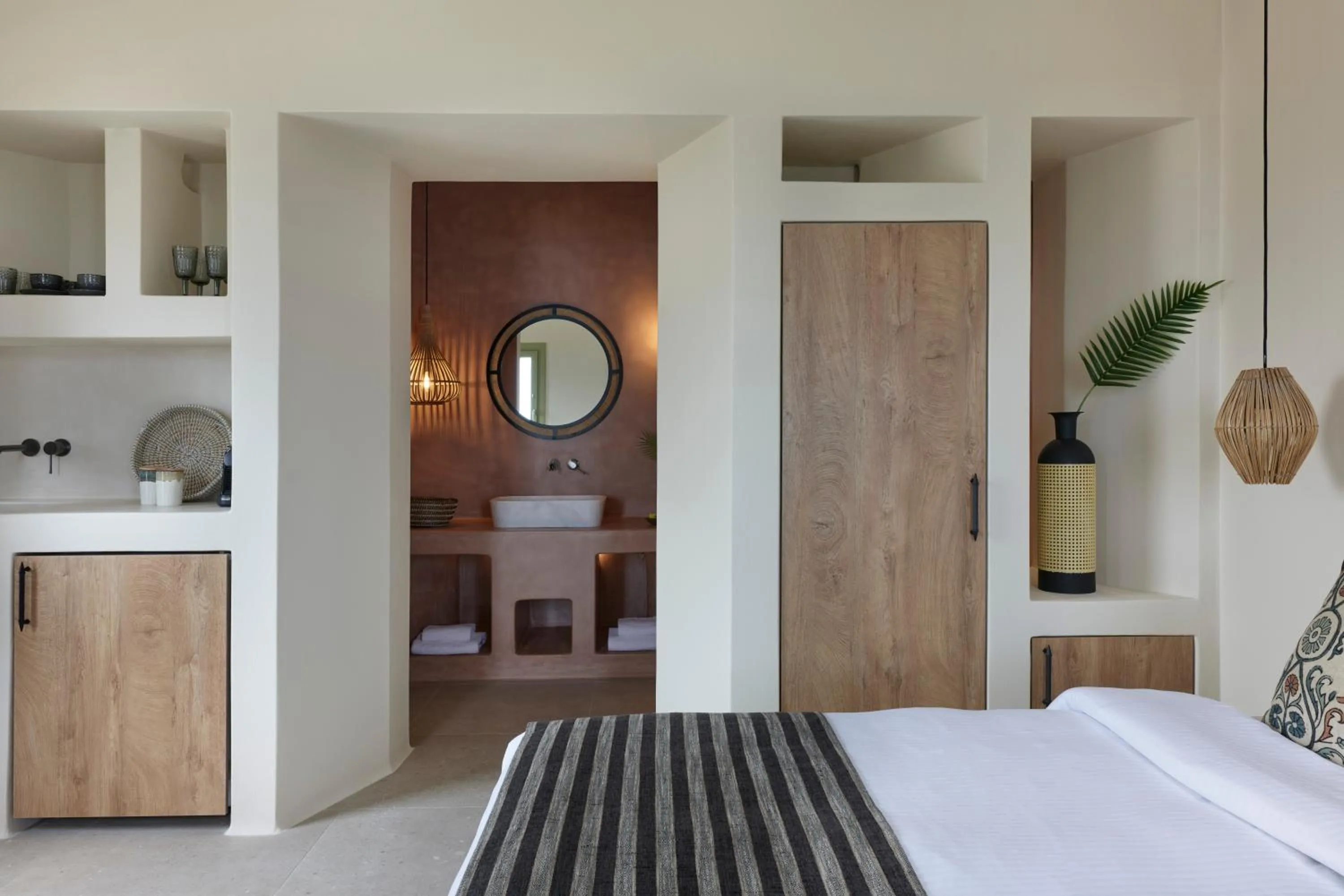 Bedroom, Bed in Aeon Suites - Adults Only