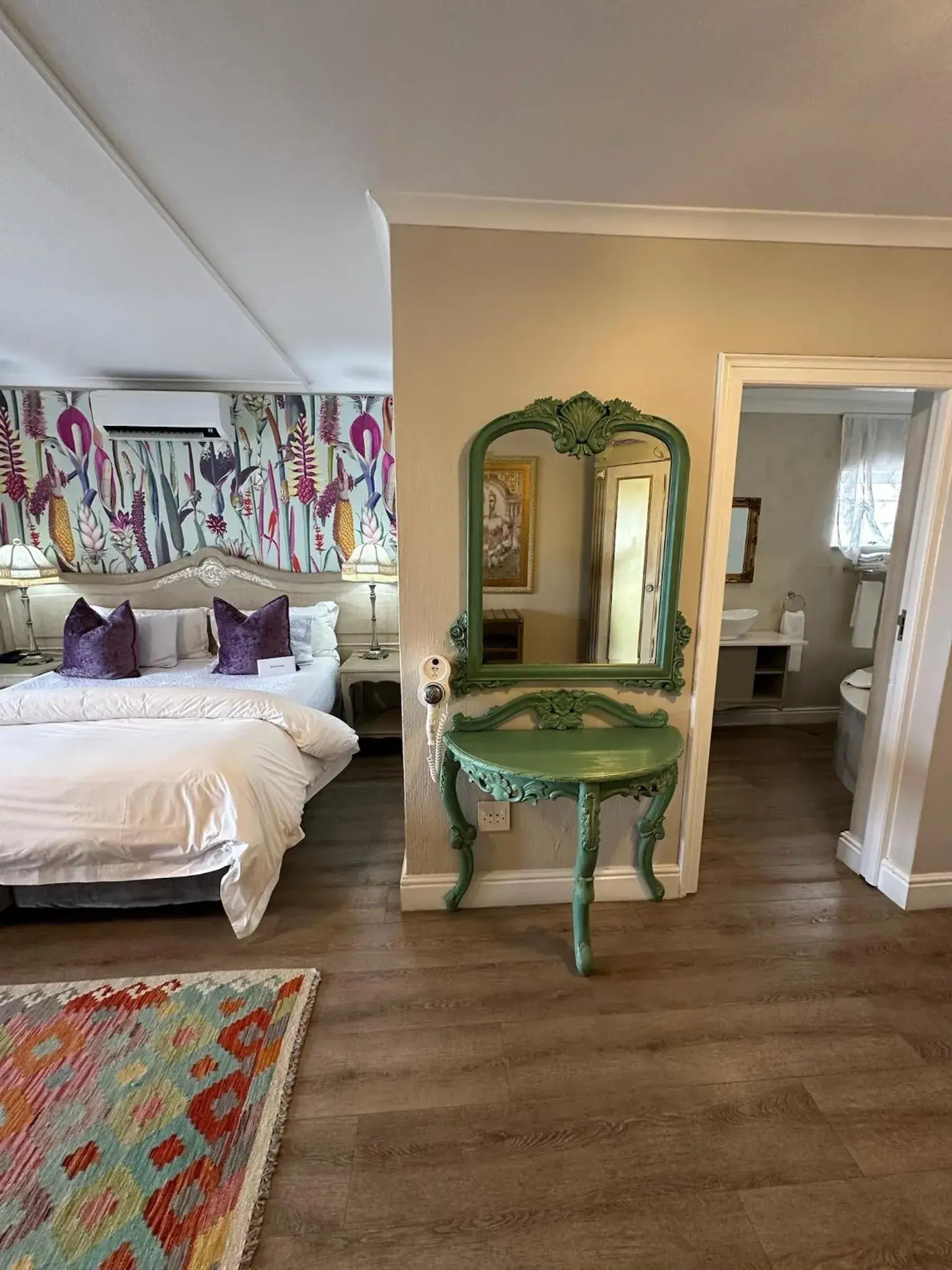 Luxury Sea View Room on Groundfloor in Hermanus Boutique Guest House Luxury Sea View Room on Groundfloor in Hermanus Boutique Guest House