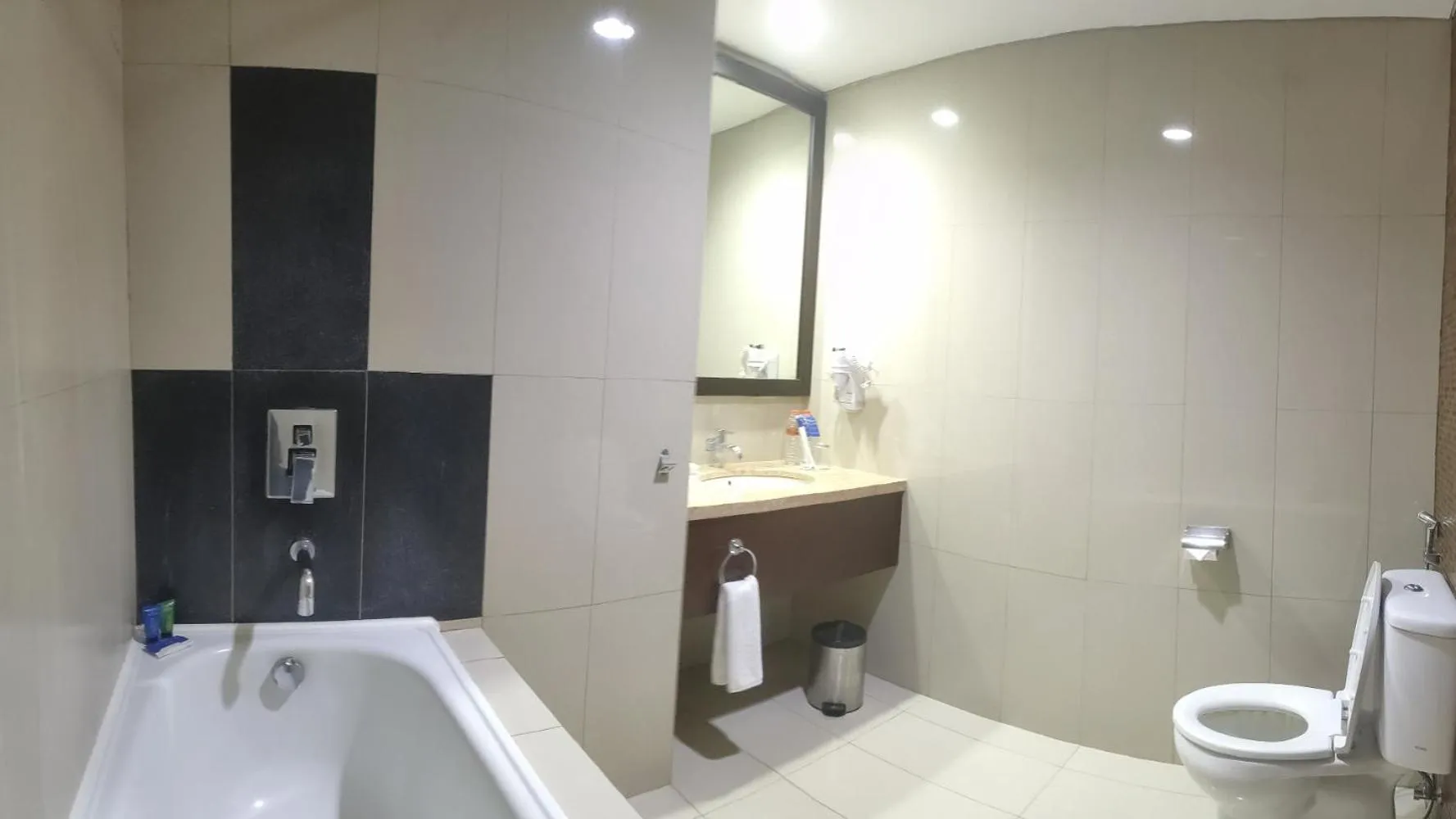 Bathroom in Aston Purwokerto Hotel & Conference Center