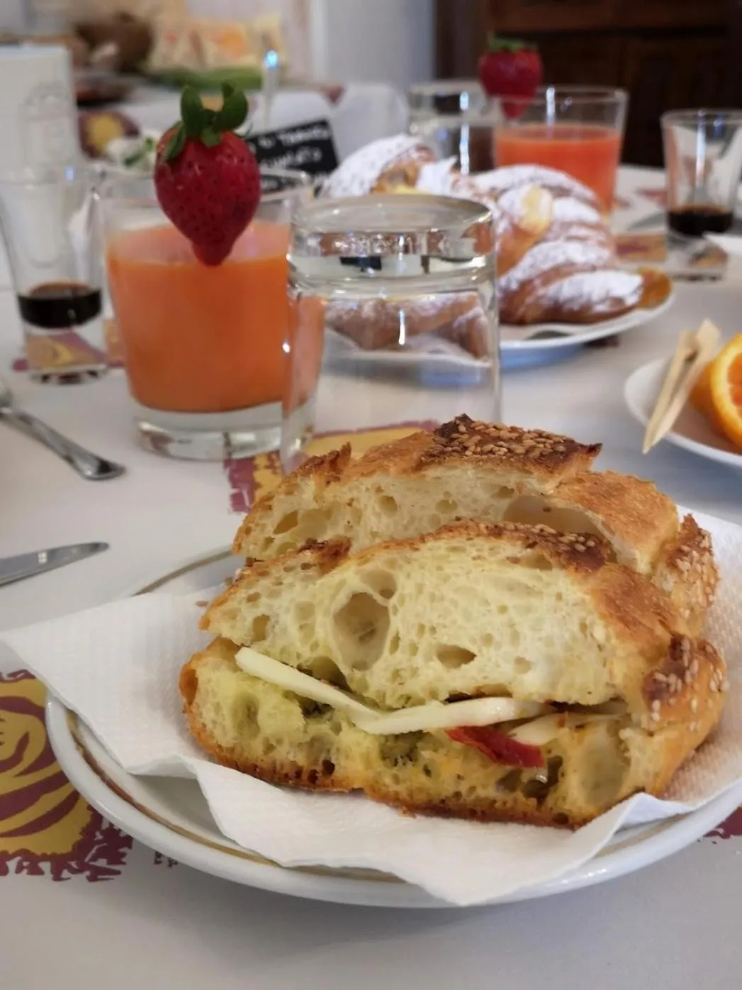 Food and drinks in Villa Ambra B&B