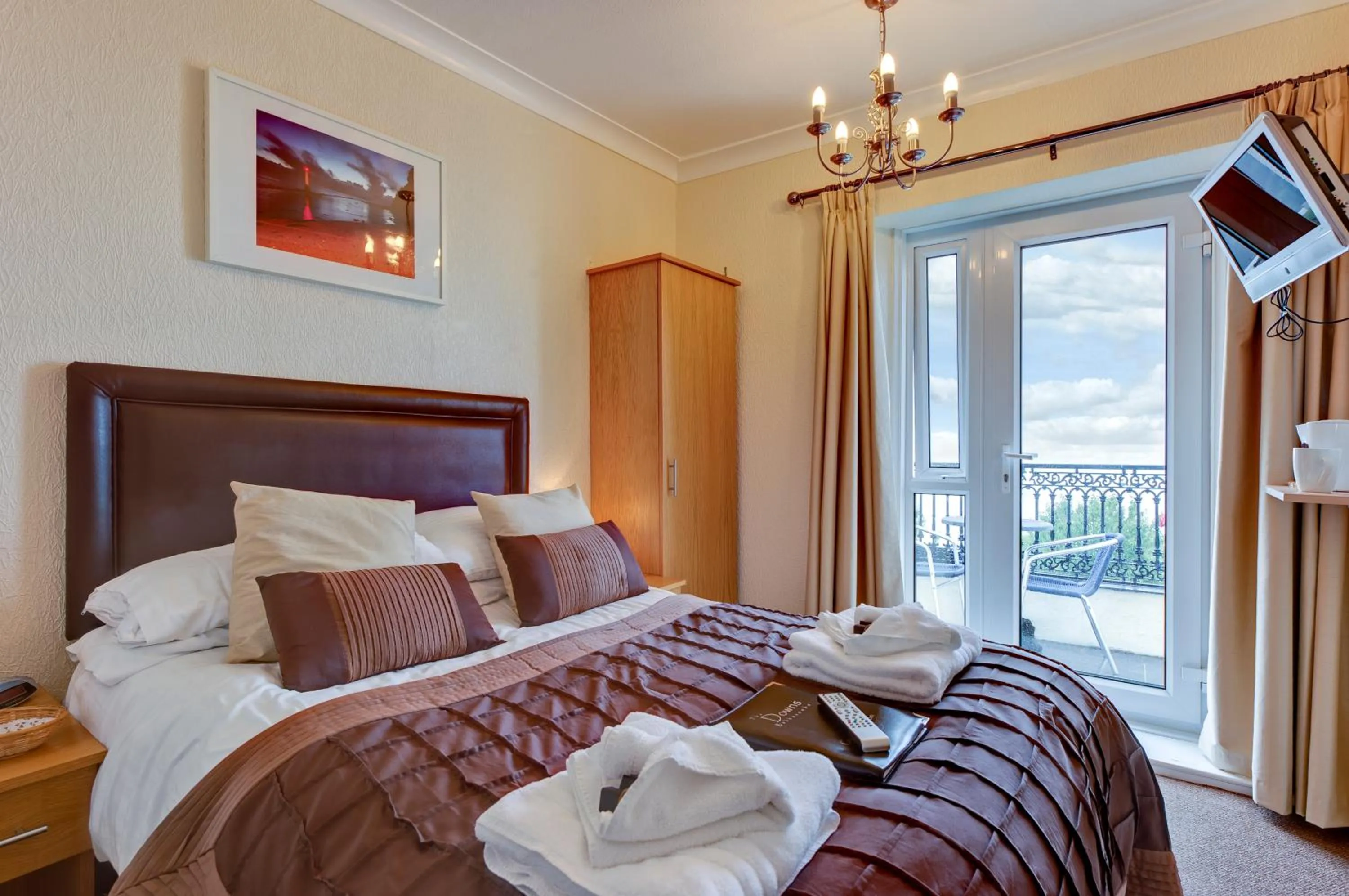 Bedroom, Bed in The Downs, Babbacombe