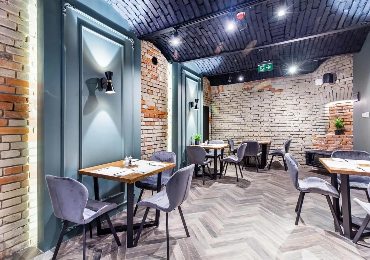 Restaurant/places to eat in Aparthotel Rakowicka Residence