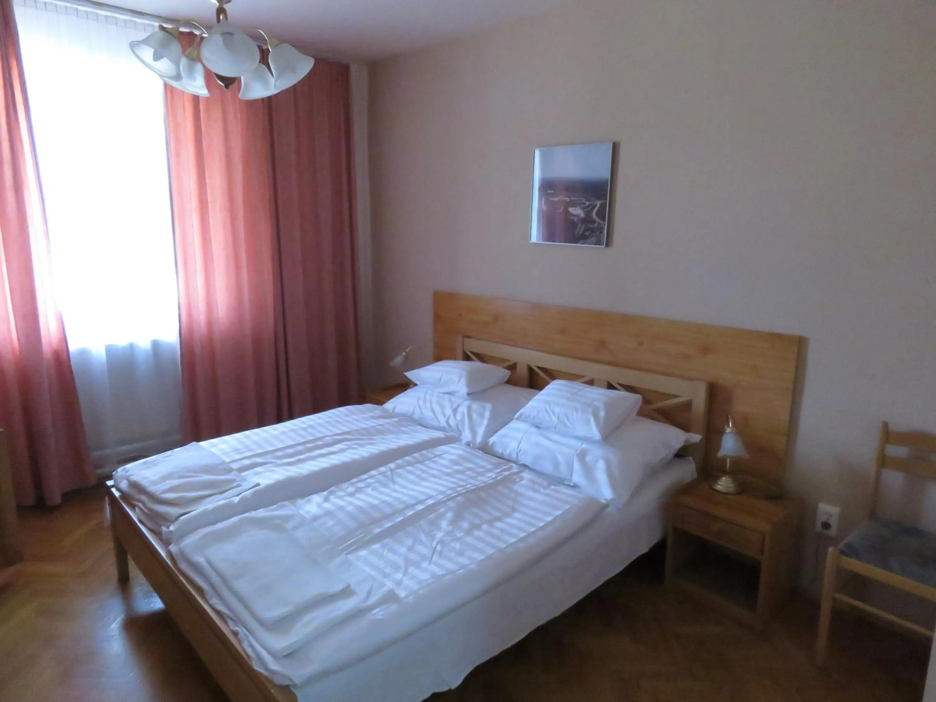Property building, Bed in Thermál Apartmanház
