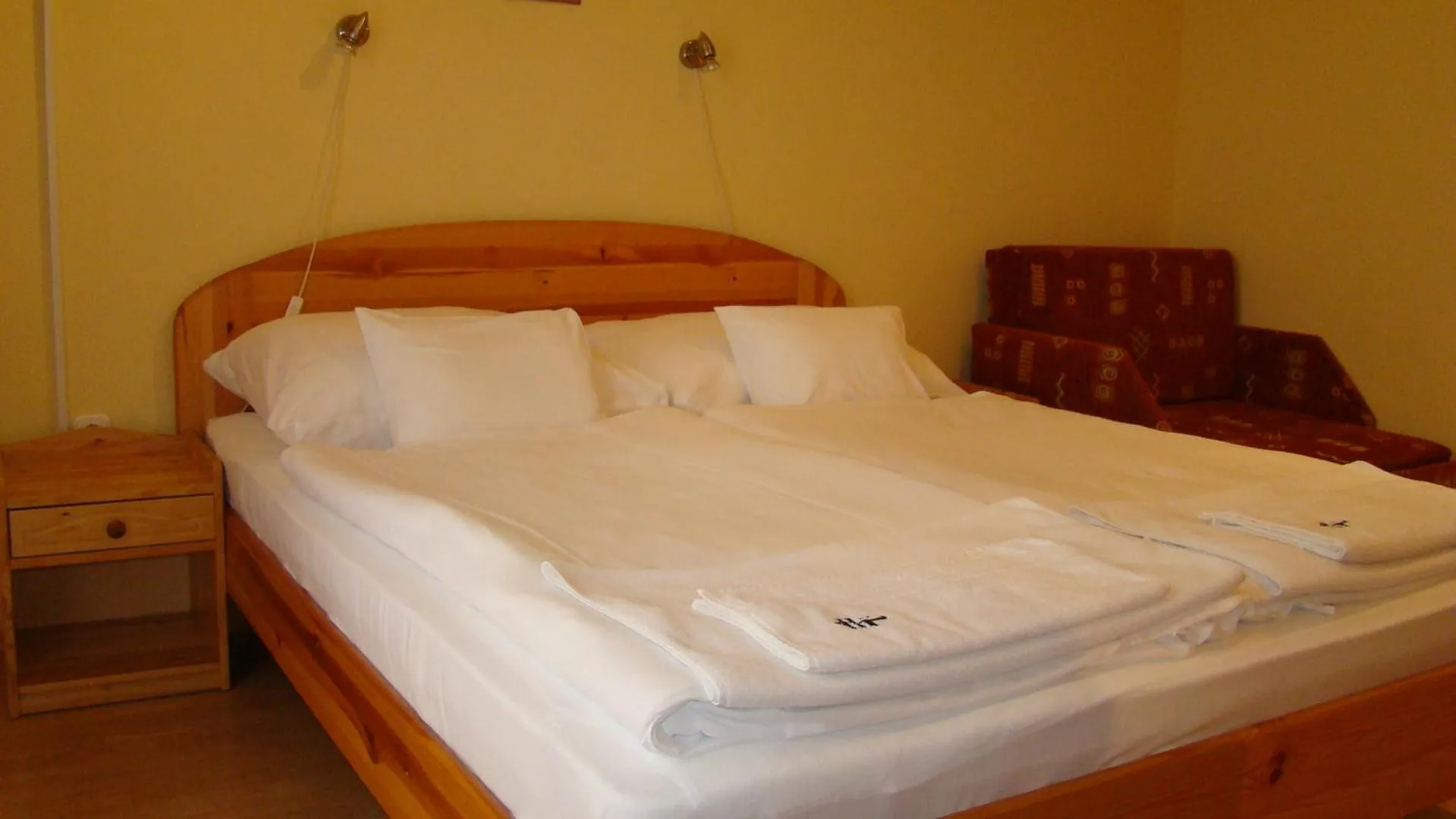 Bed in Thermál Apartmanház