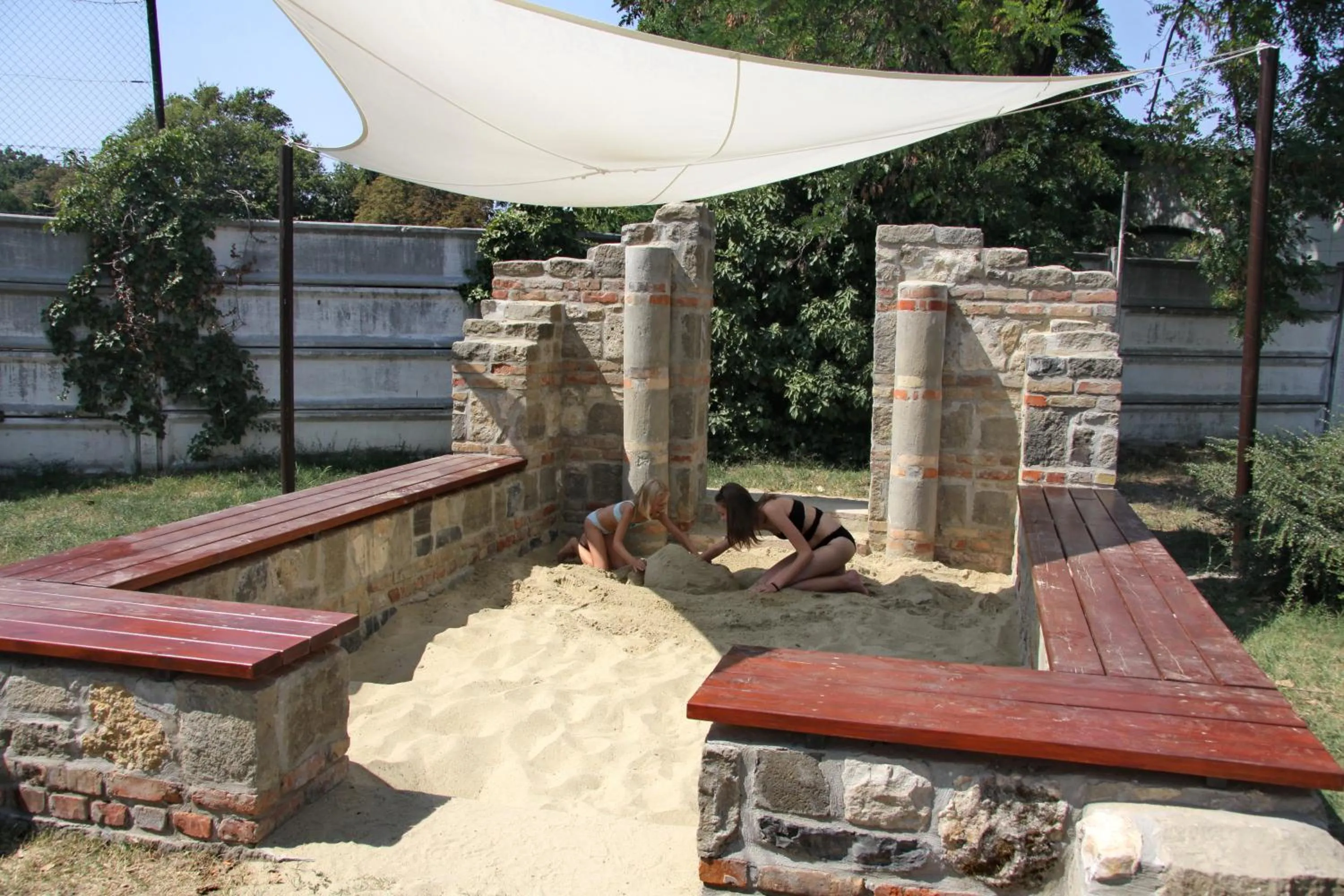 Day in Thermál Apartmanház