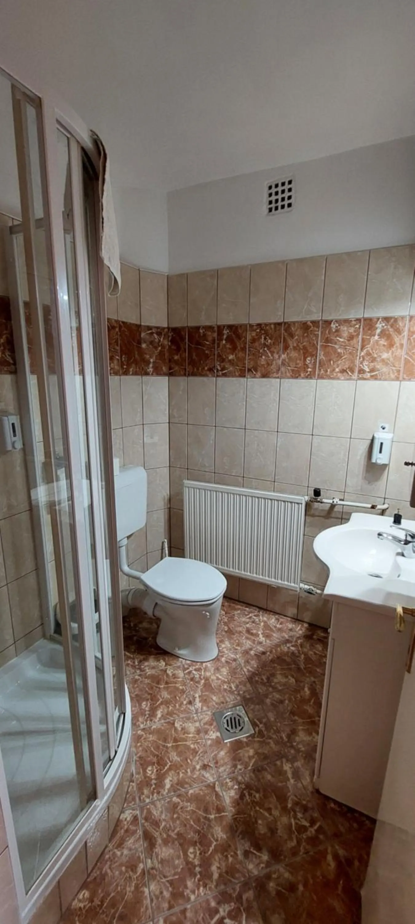 Shower in Thermál Apartmanház