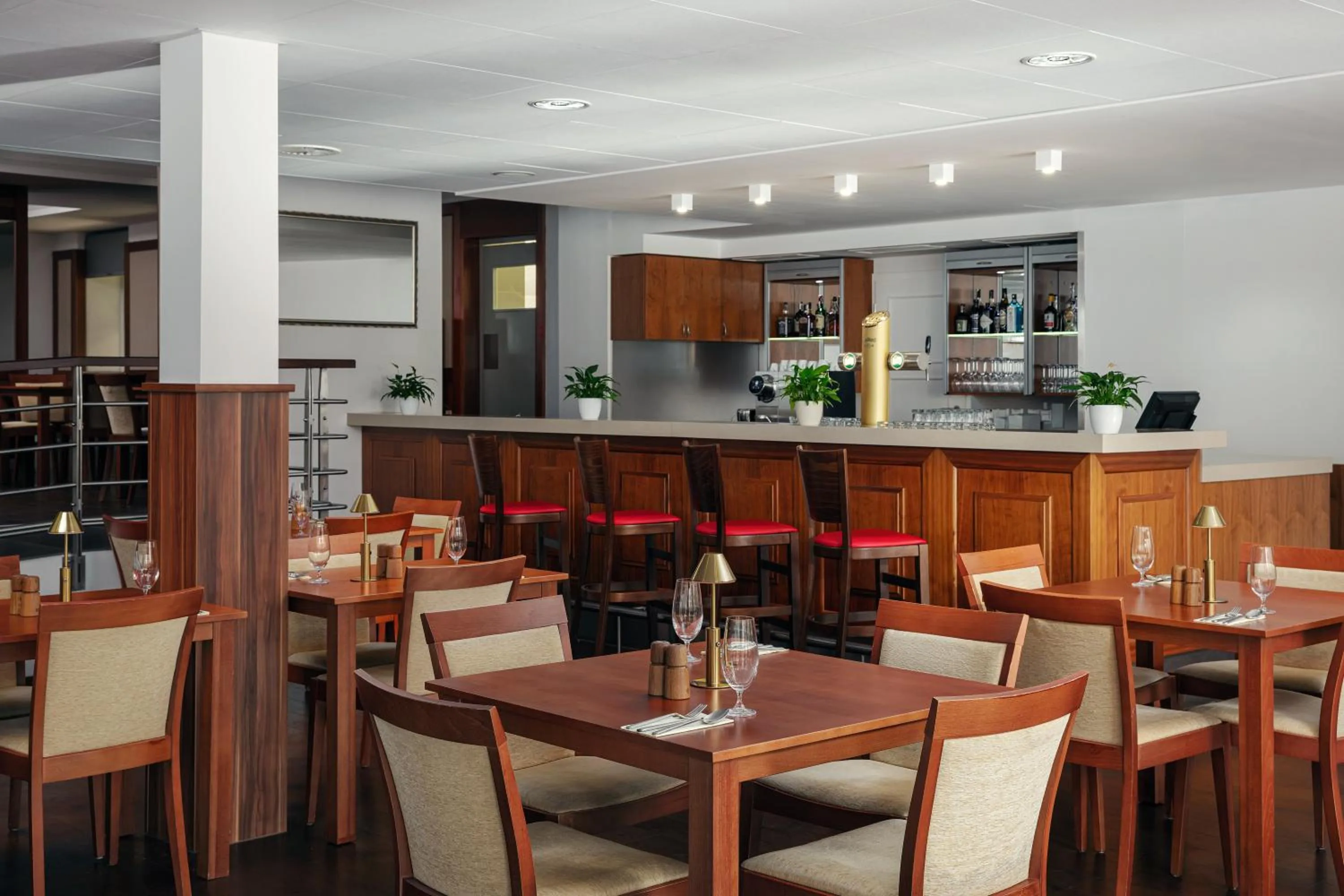 Restaurant/places to eat in Harvey Spa Hotel