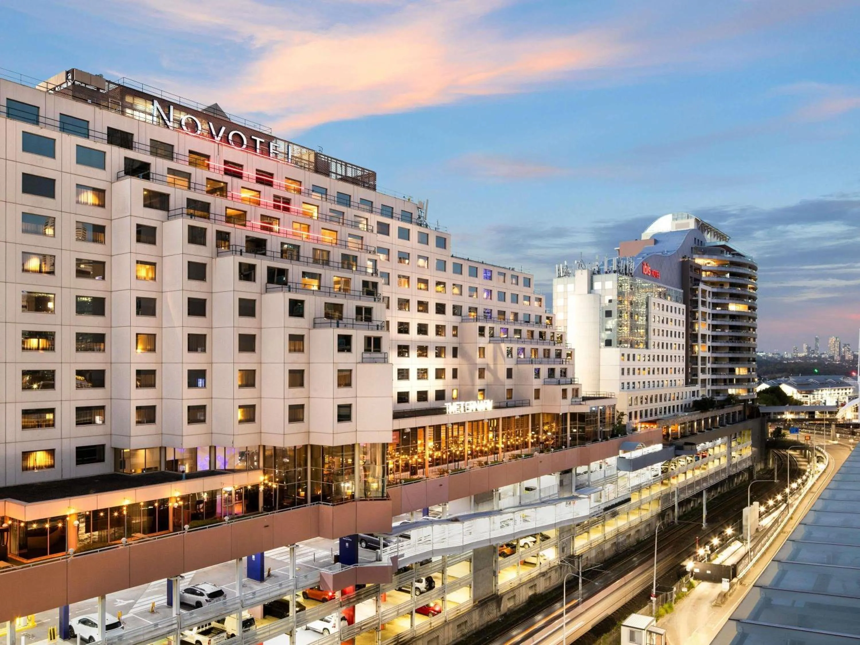 Property building in Novotel Sydney Darling Harbour