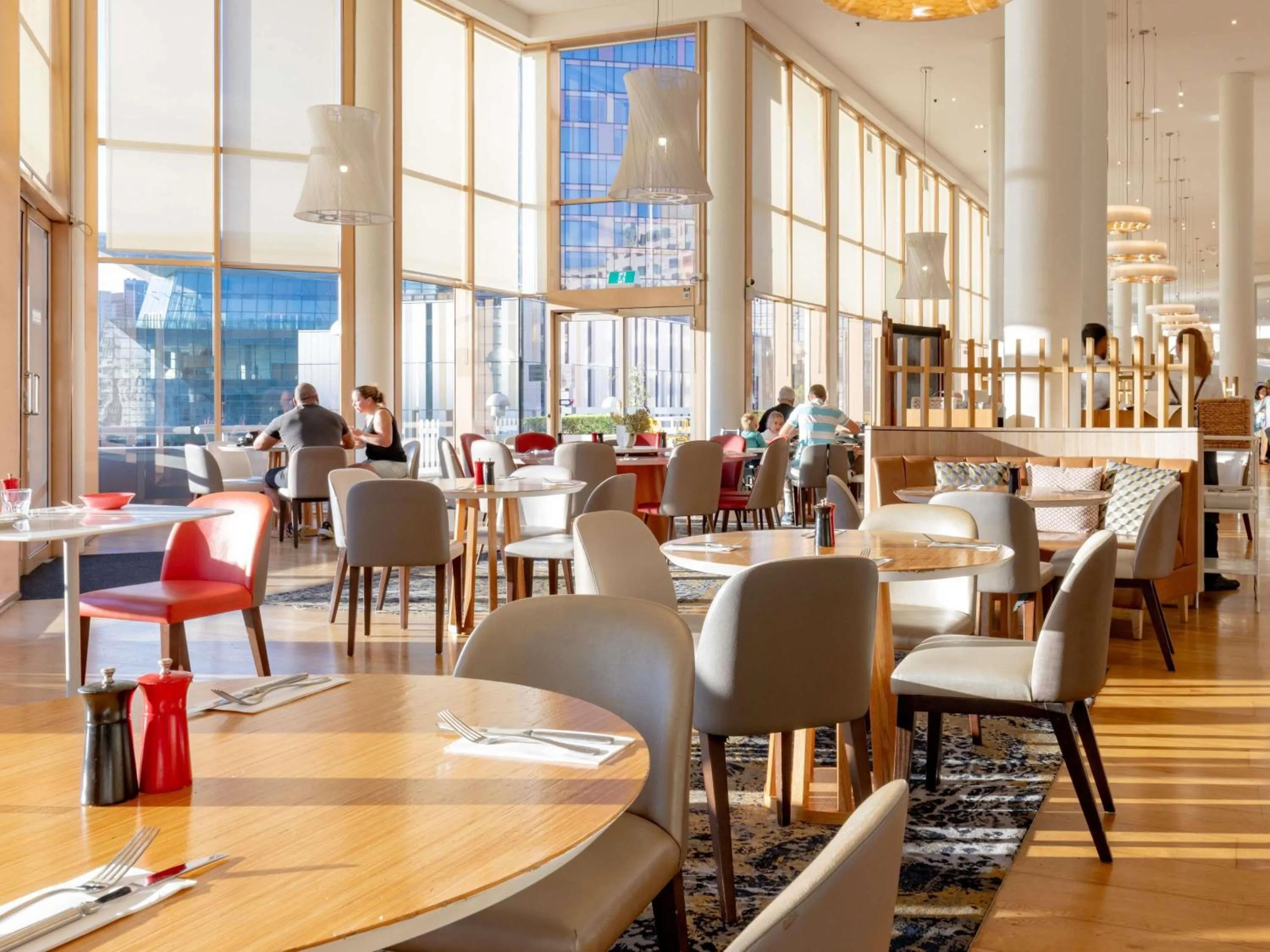 Restaurant/places to eat in Novotel Sydney Darling Harbour