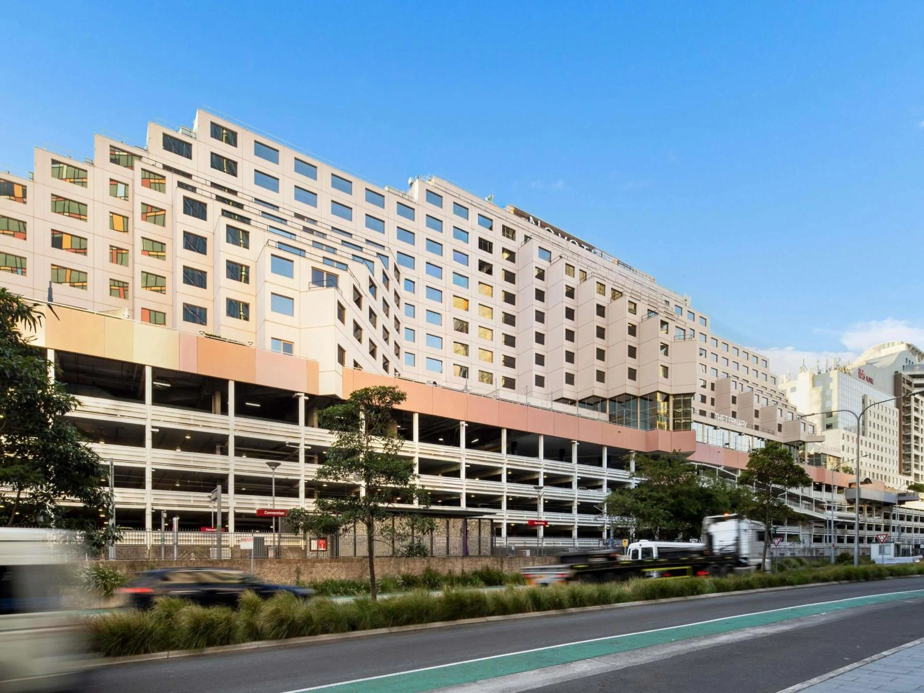 Property building in Novotel Sydney Darling Harbour