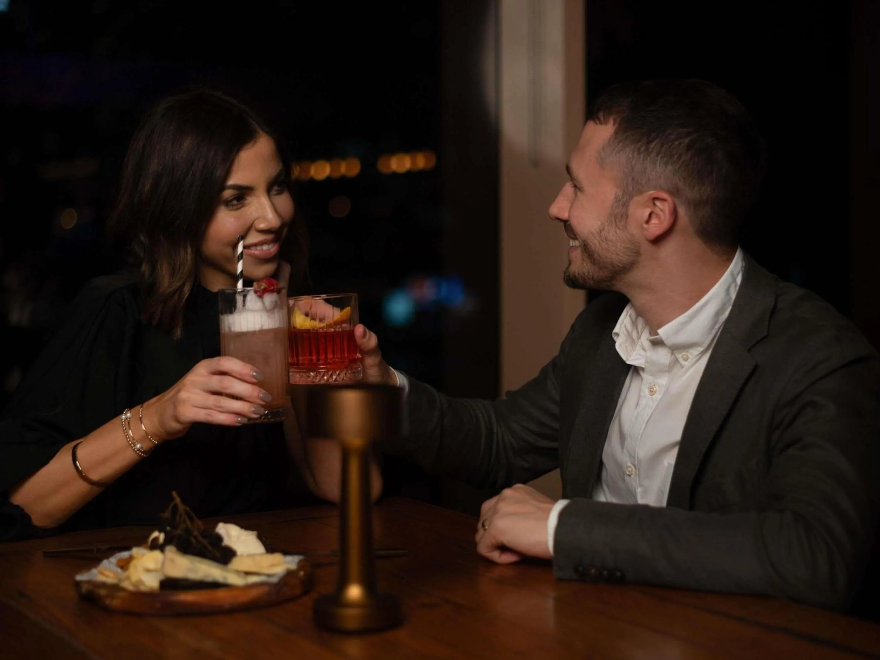 Lounge or bar in Novotel Sydney Darling Harbour