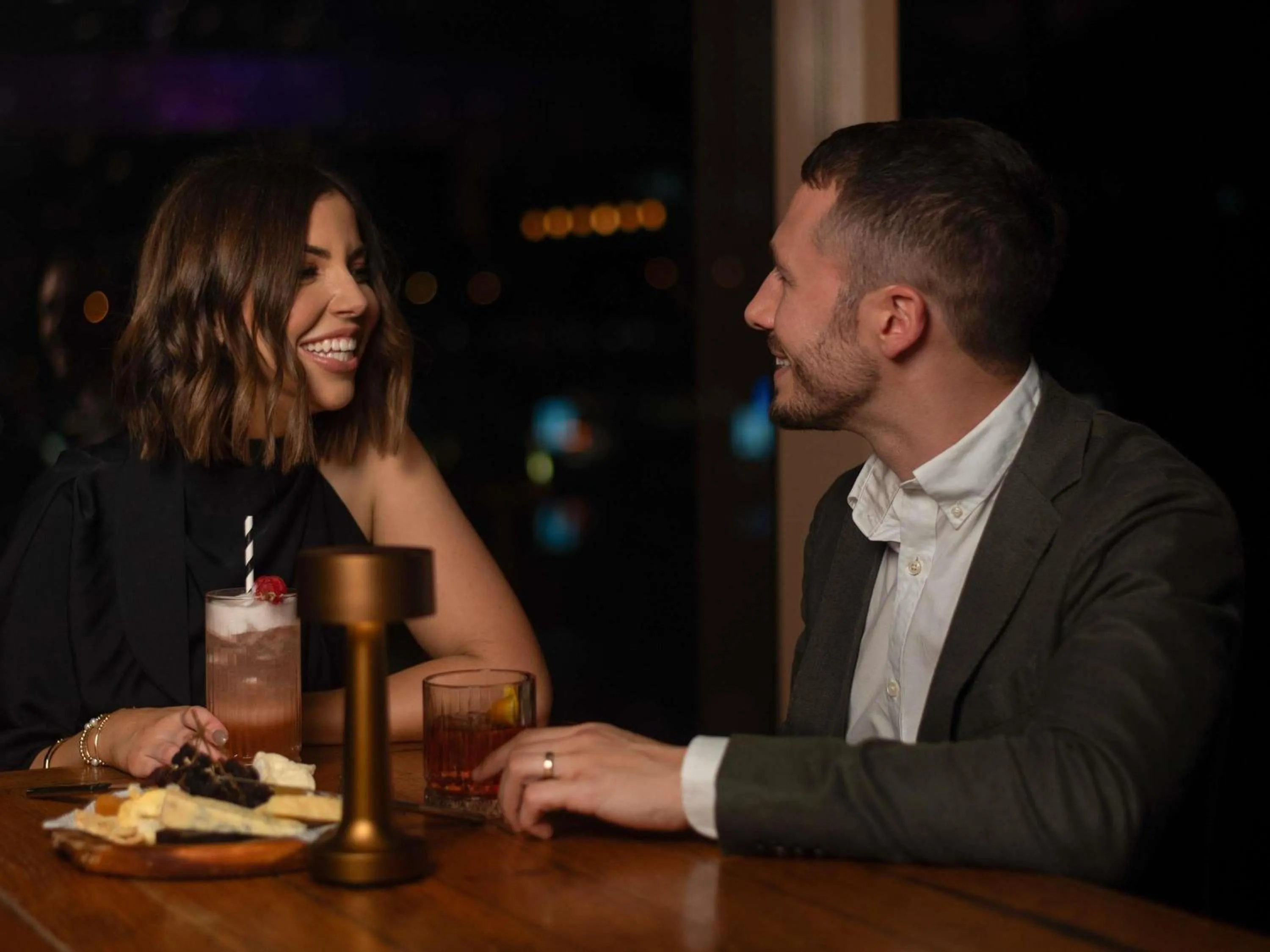 Lounge or bar in Novotel Sydney Darling Harbour