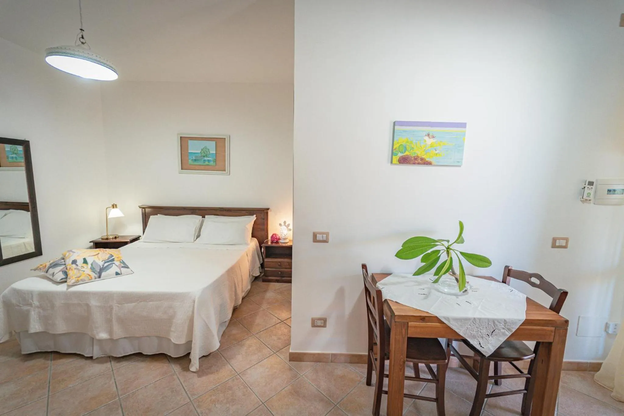 Photo of the whole room, Bed in Resort Al Belvedere Salina