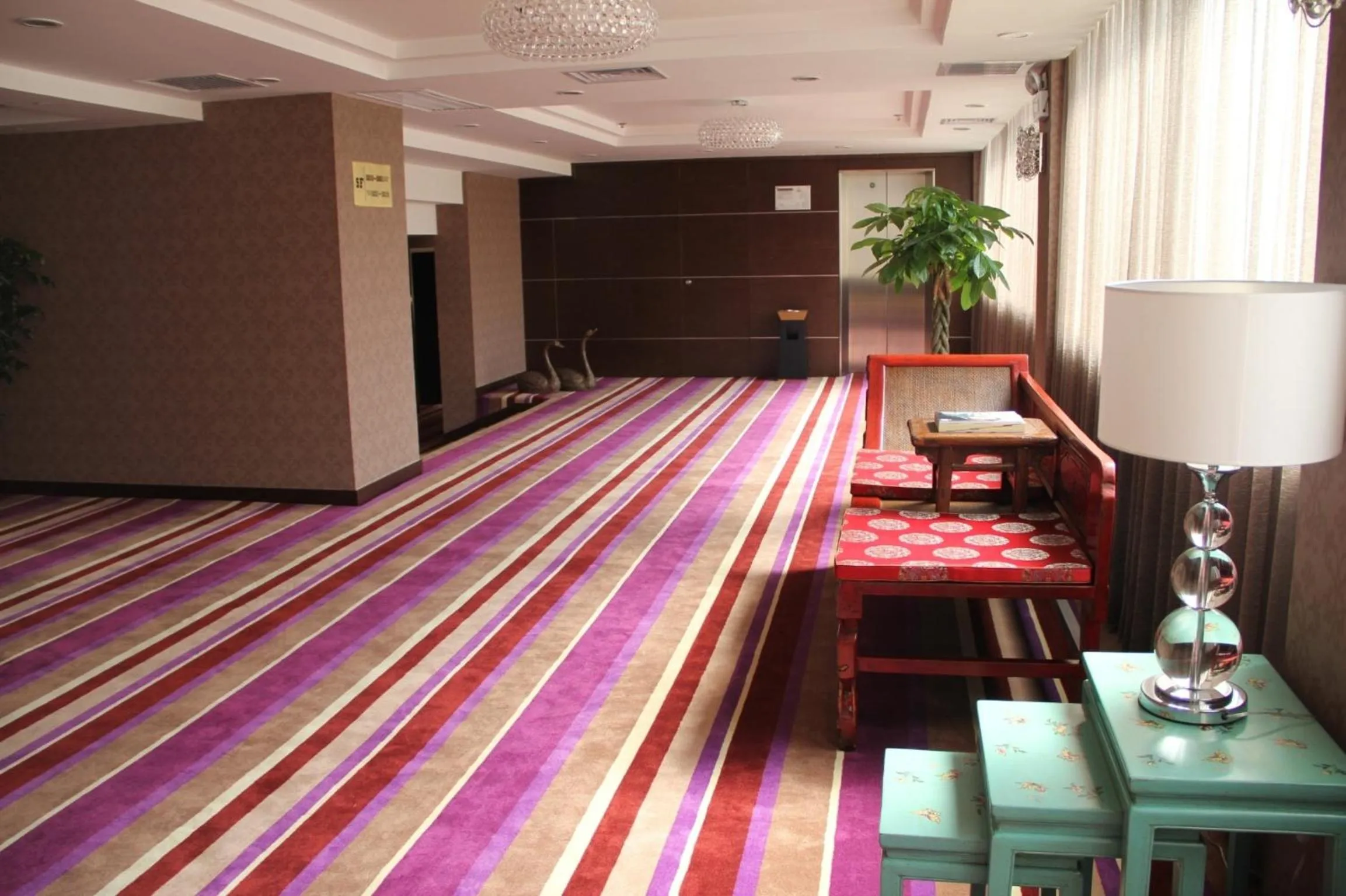 Facade/entrance, Bed in Shenzhen Shekou Honlux Apartment (Sea World)