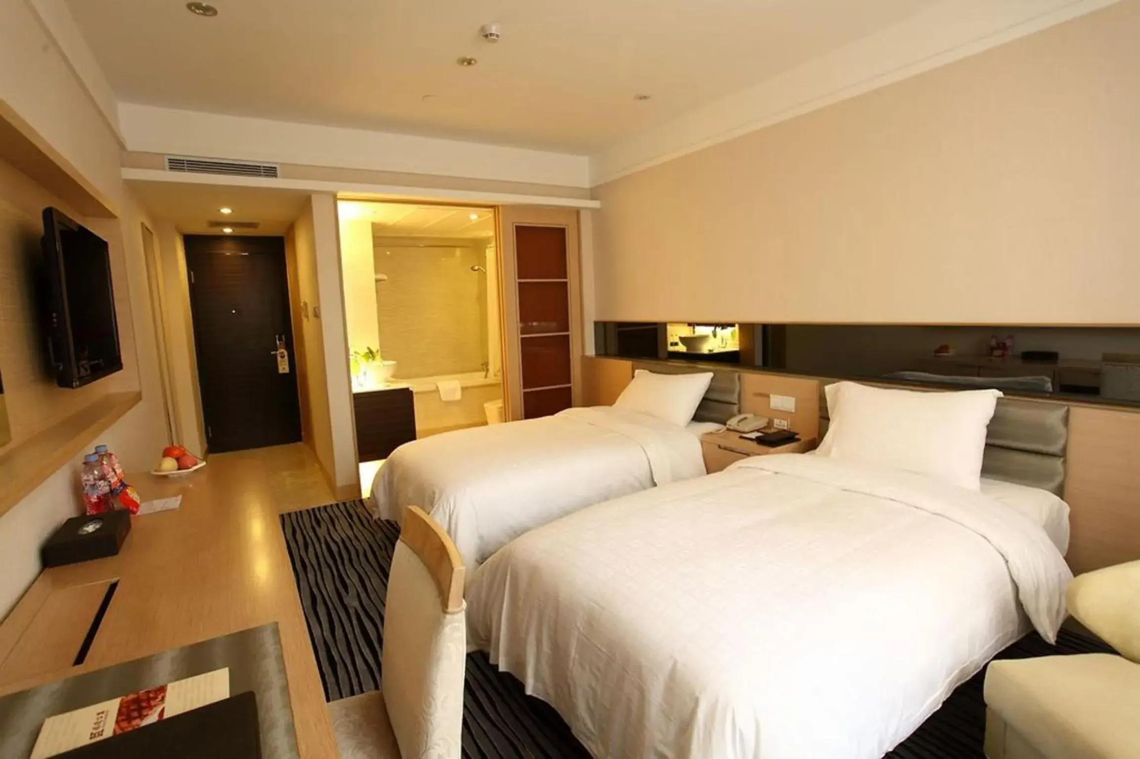 Bed in Shenzhen Shekou Honlux Apartment (Sea World) Bed in Shenzhen Shekou Honlux Apartment (Sea World)