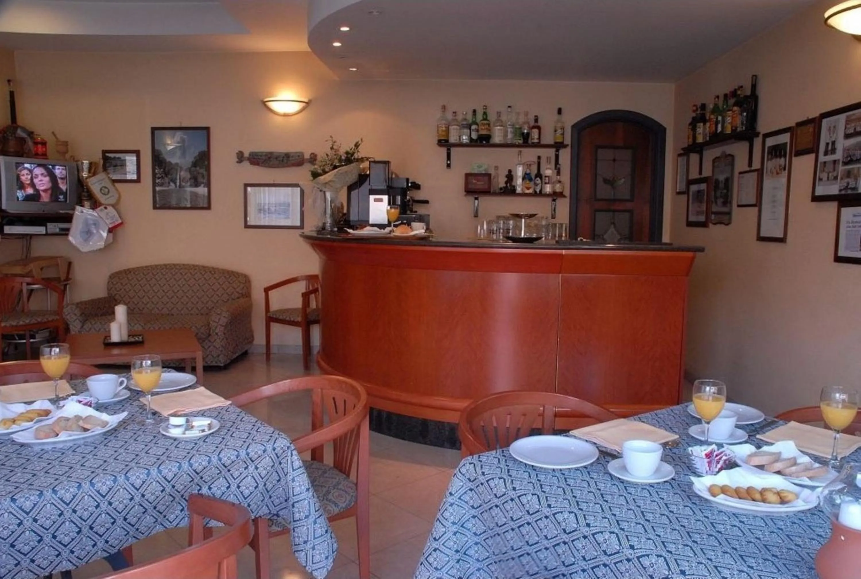 Restaurant/places to eat in Hotel Scrivano