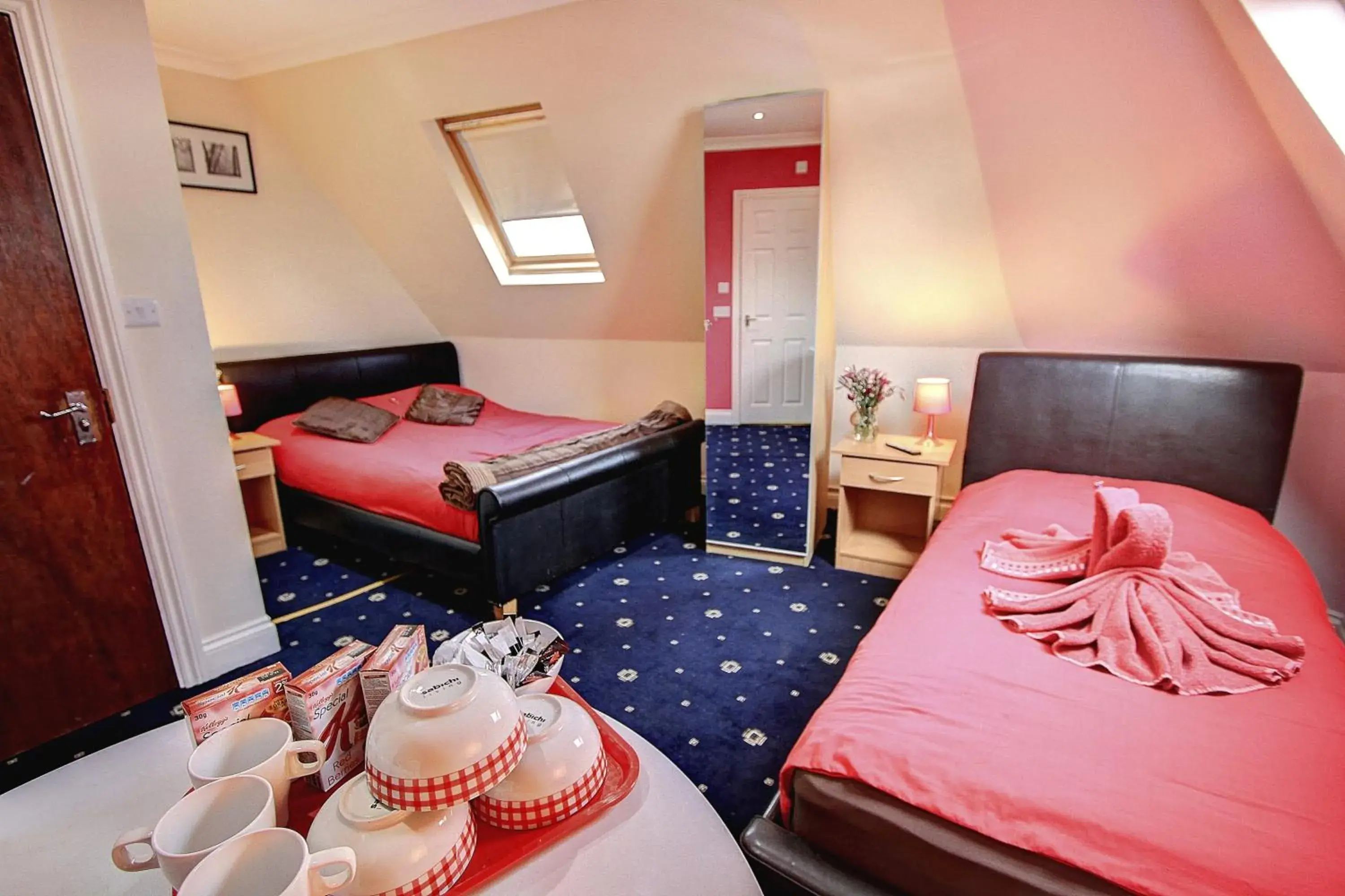 Bed in Beaconsfield Hotel Bed in Beaconsfield Hotel