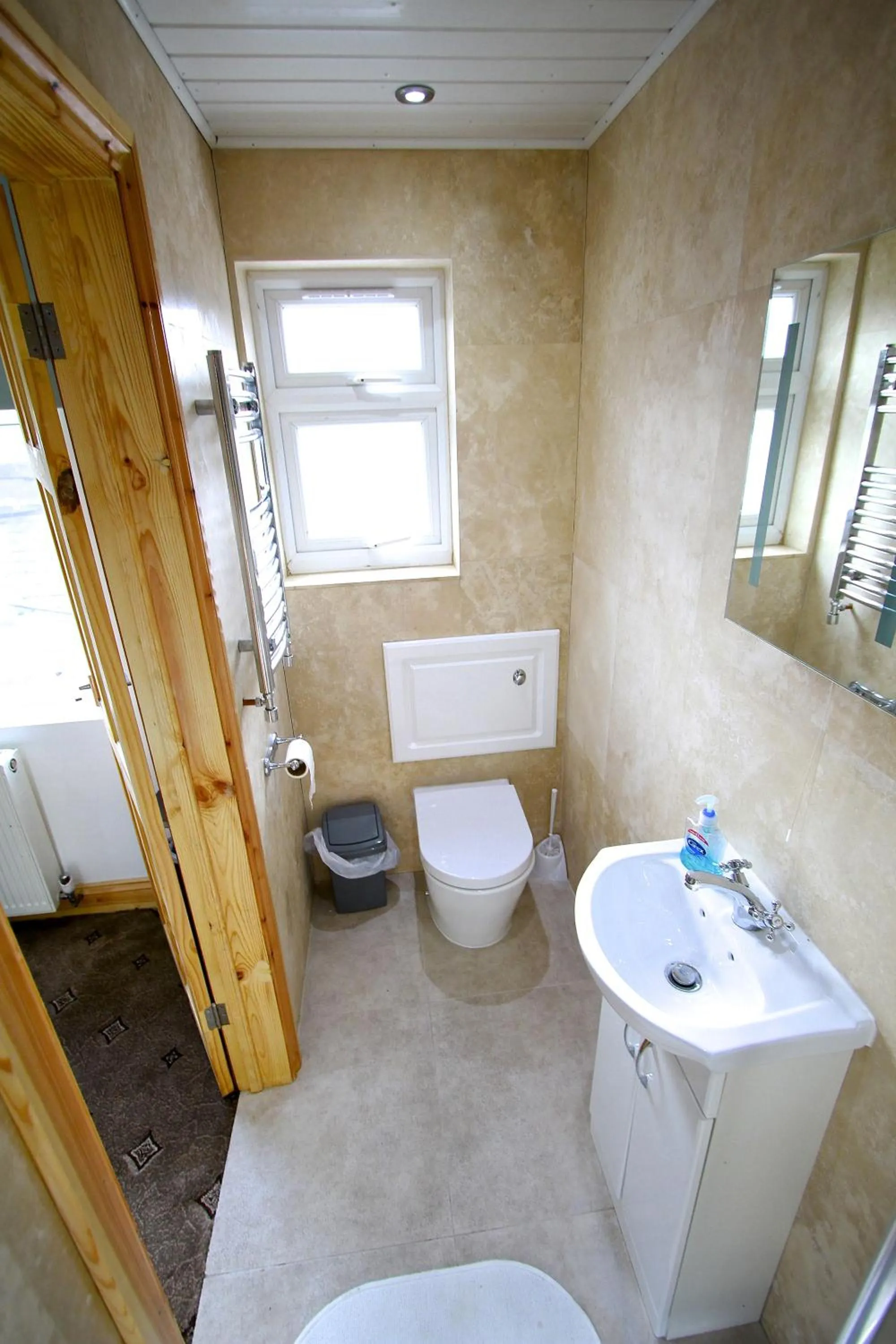 Bathroom in Beaconsfield Hotel