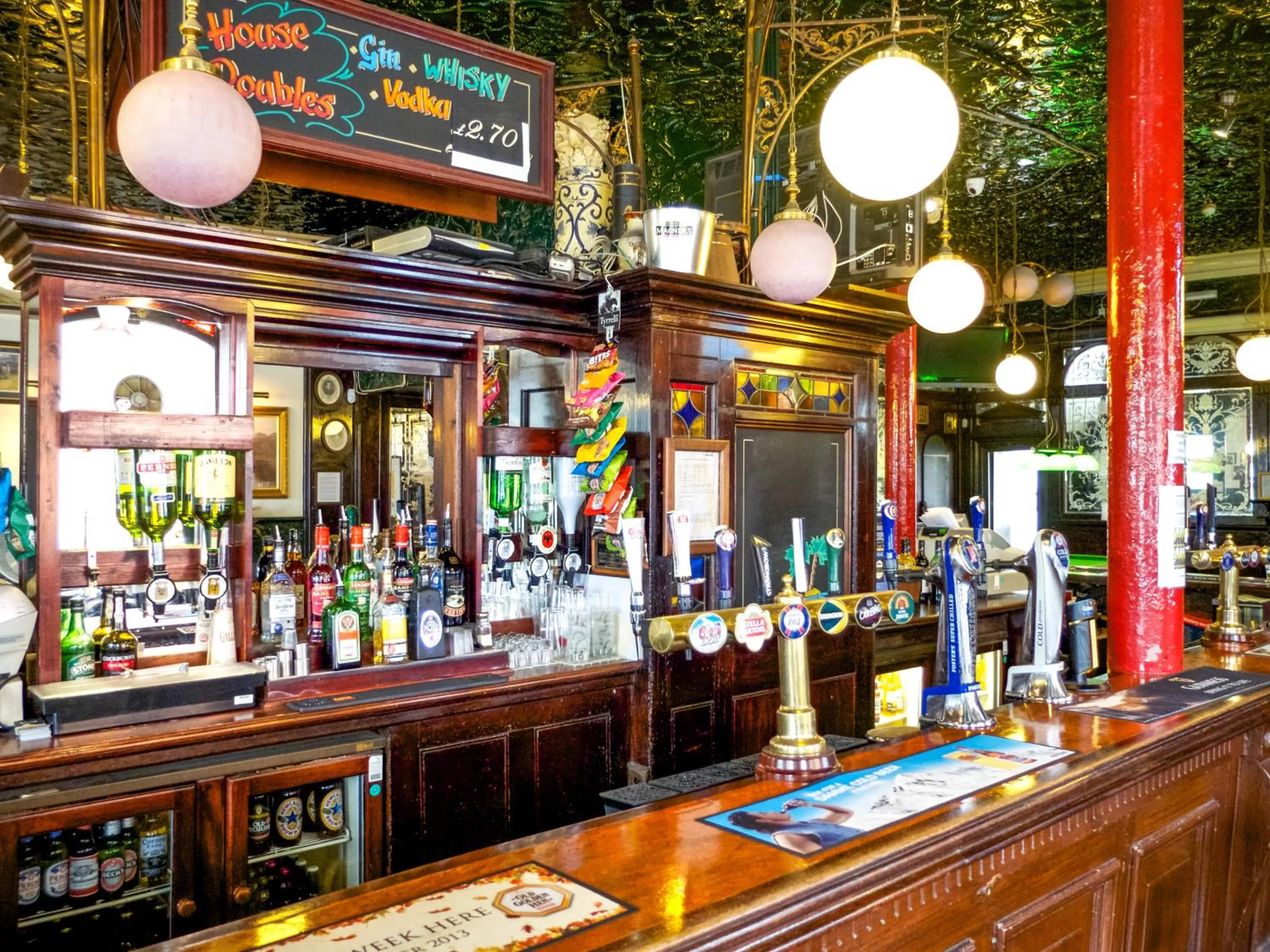 Lounge or bar in Beaconsfield Hotel