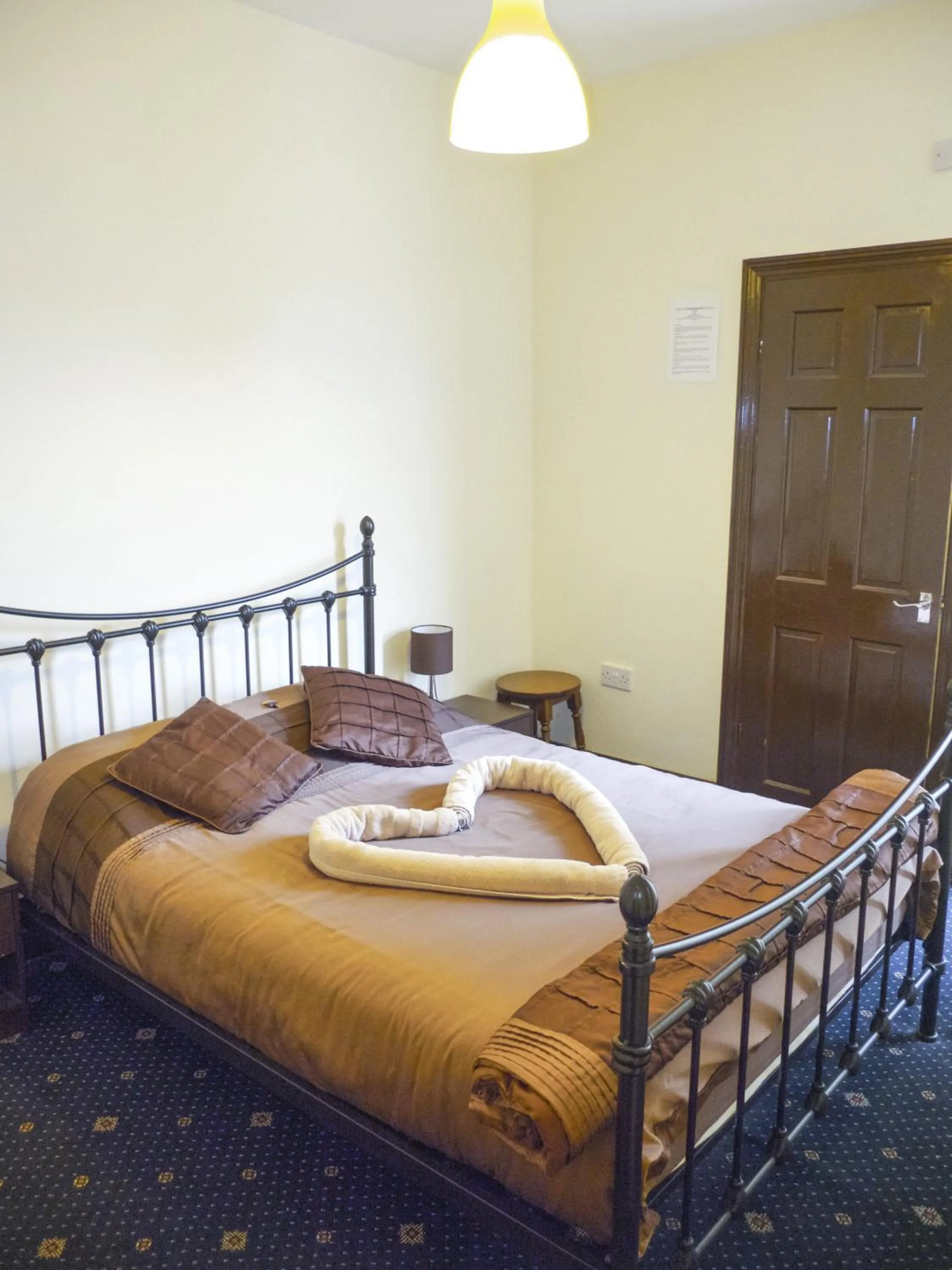 Bed in Beaconsfield Hotel