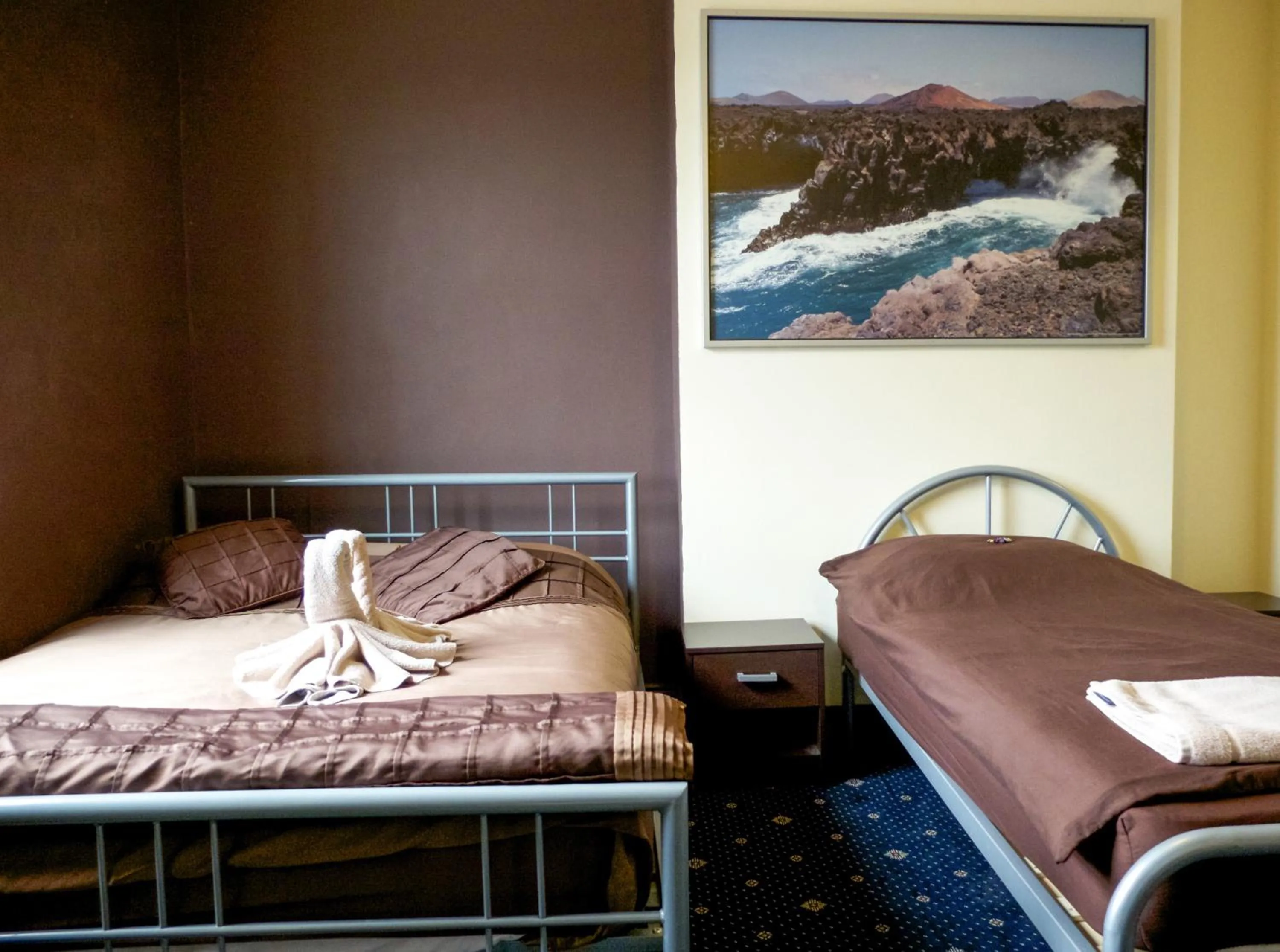 Bed in Beaconsfield Hotel