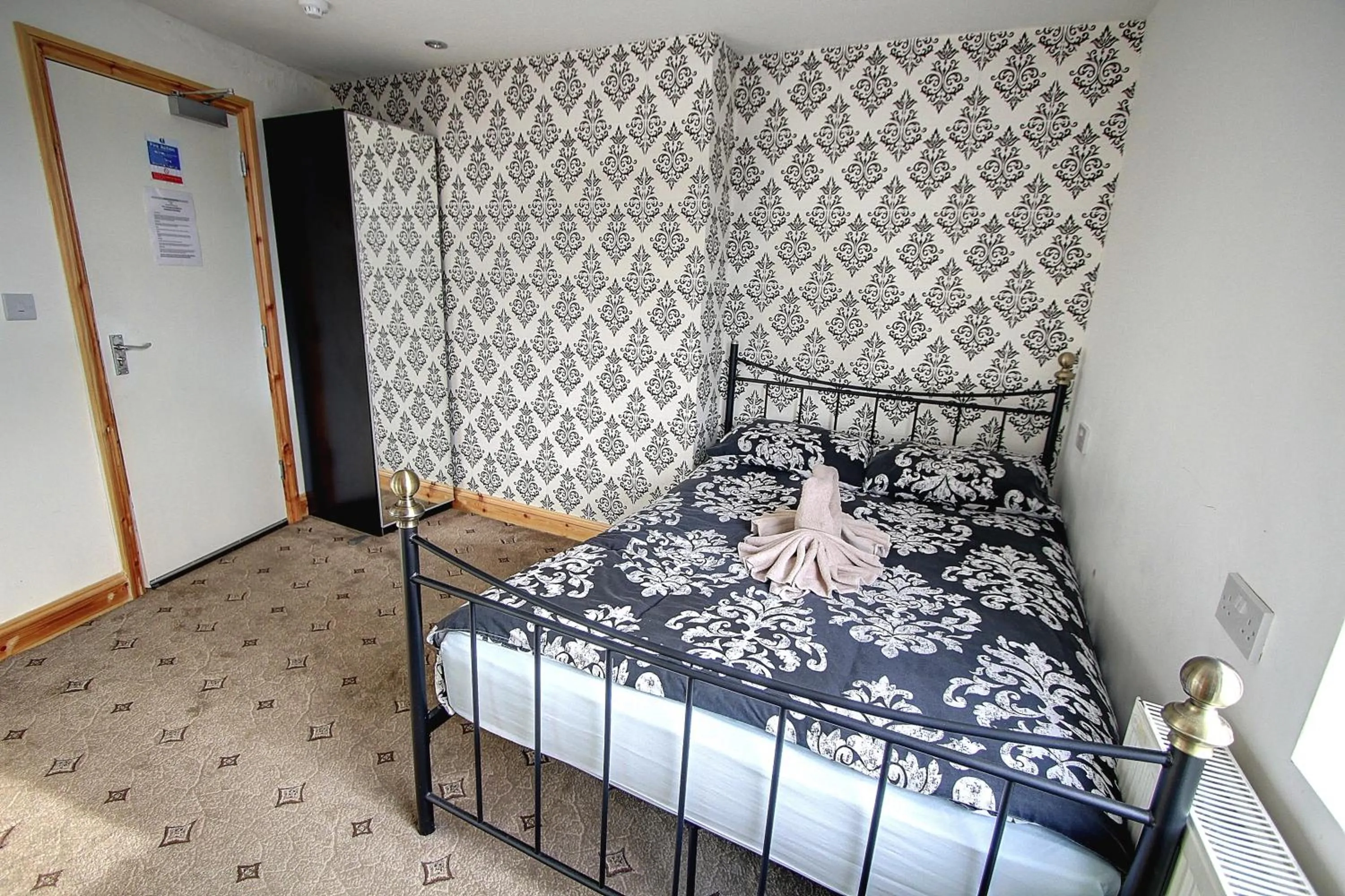 Bed in Beaconsfield Hotel