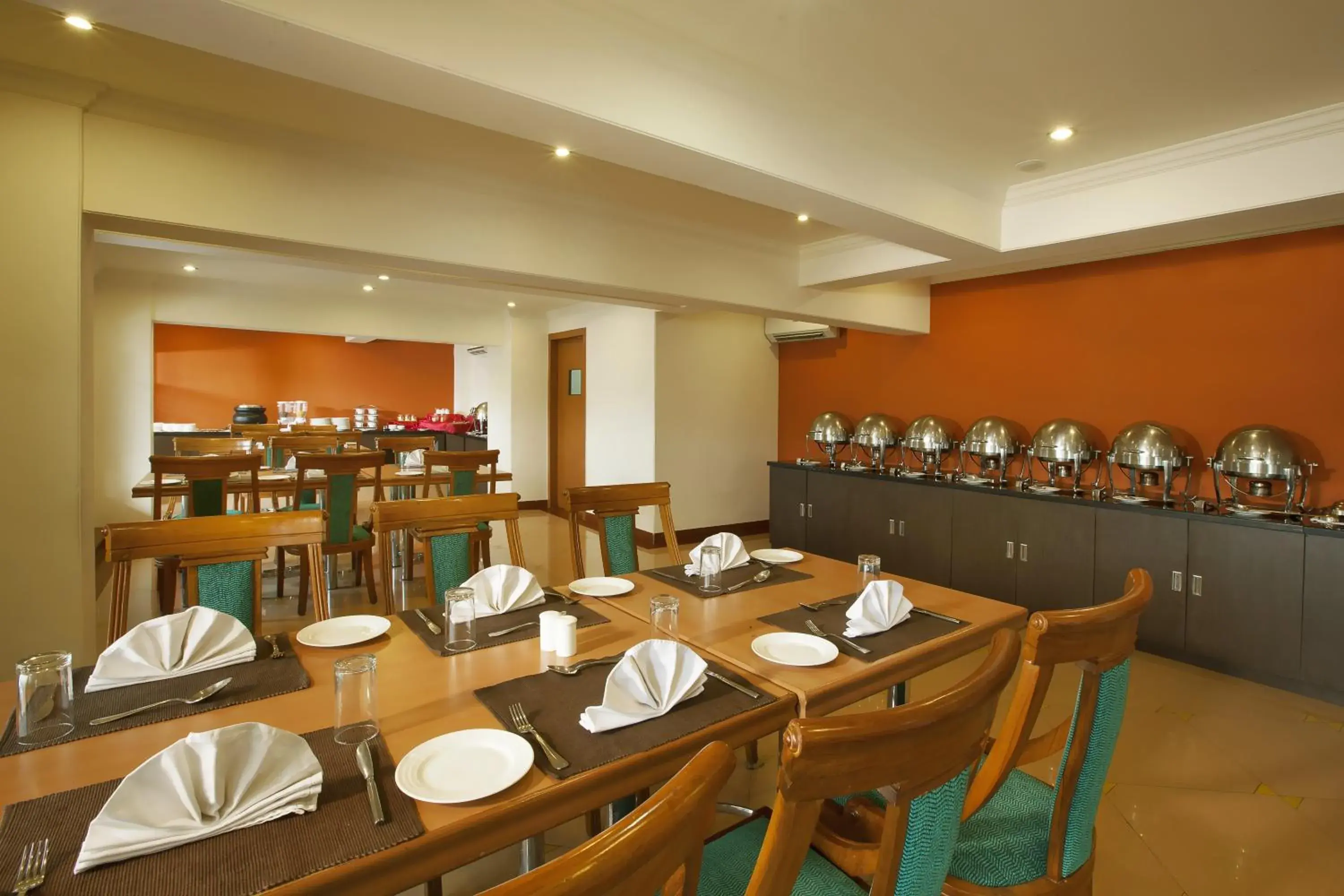 Restaurant/places to eat in Sterling Lonavala Restaurant/places to eat in Sterling Lonavala