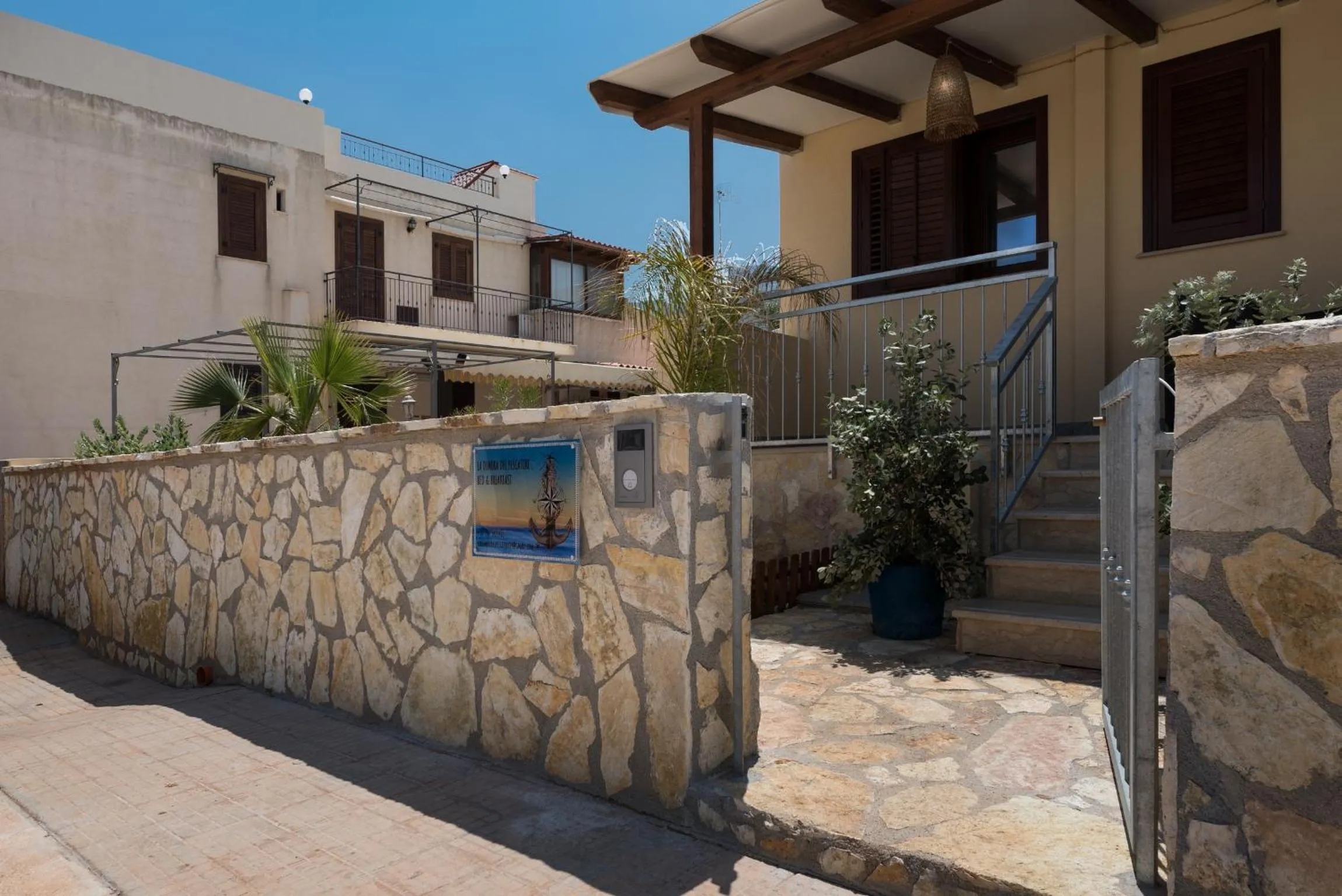 Facade/entrance in La Dimora del Pescatore