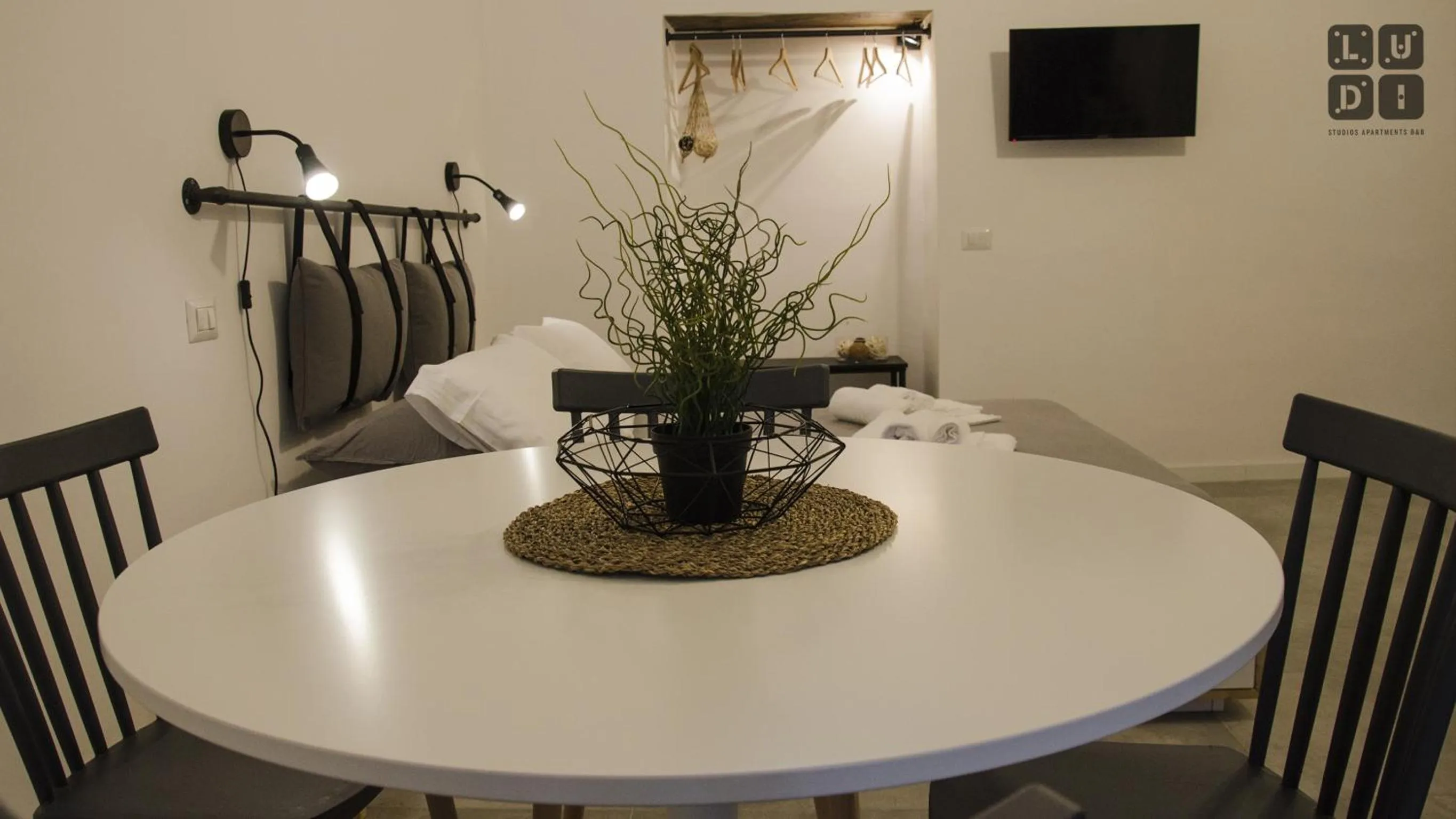 Dining area in Ludi Studios