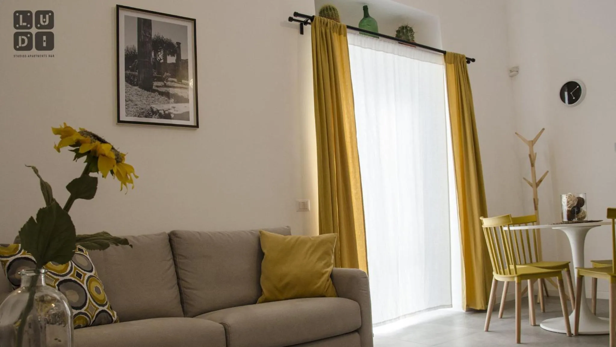 Living room in Ludi Studios