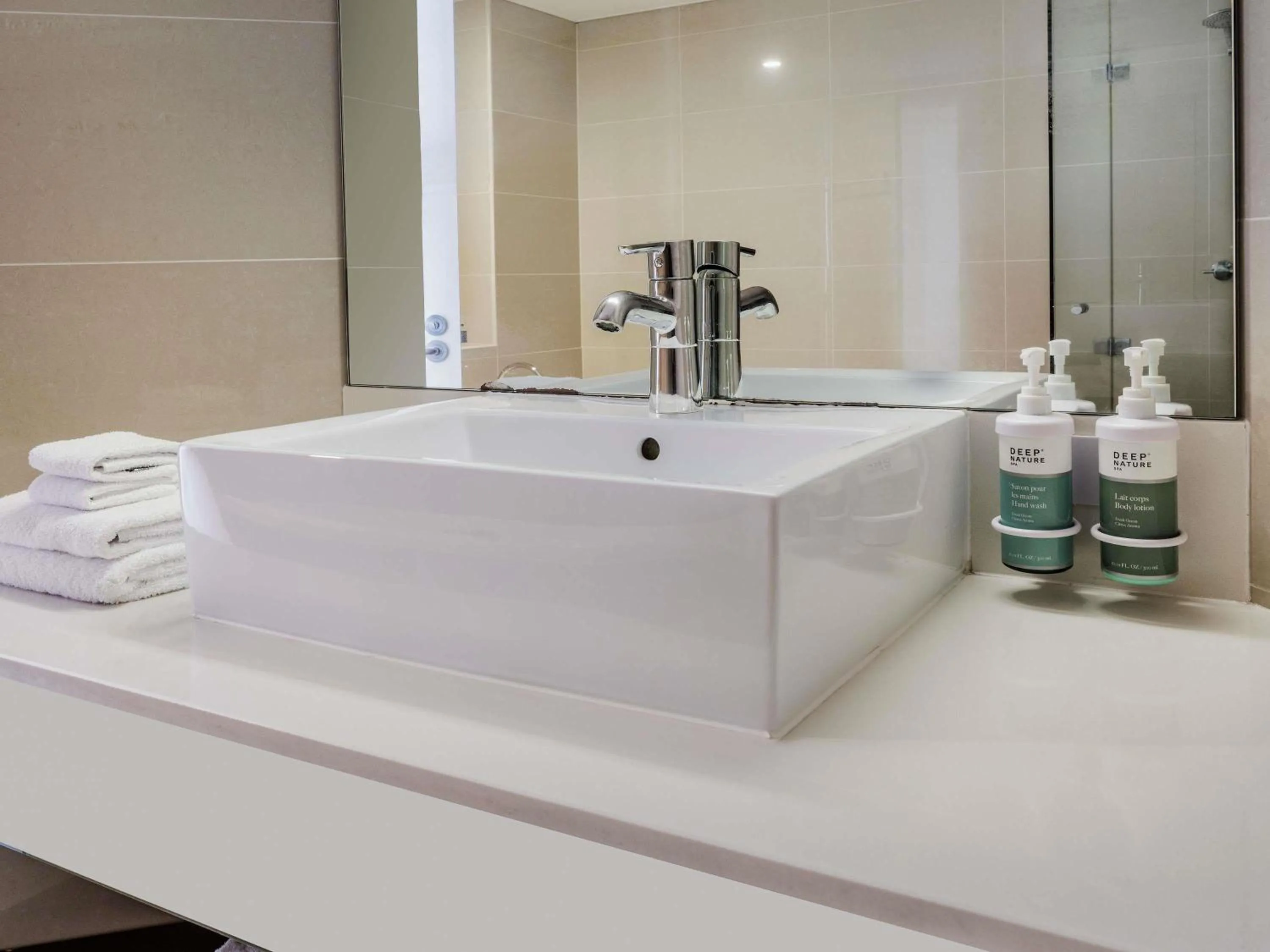 Bedroom in Novotel Sydney Olympic Park