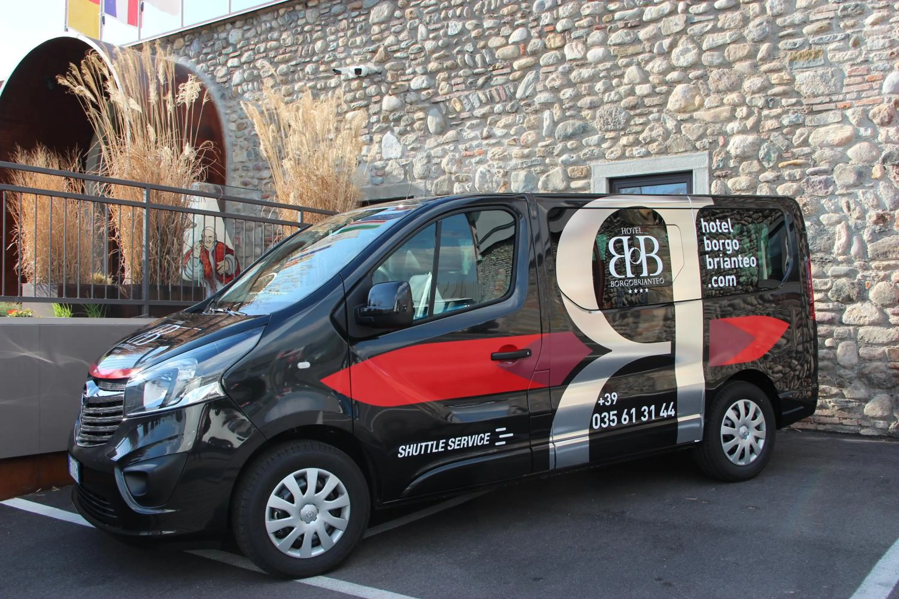 Parking in Hotel Borgo Brianteo